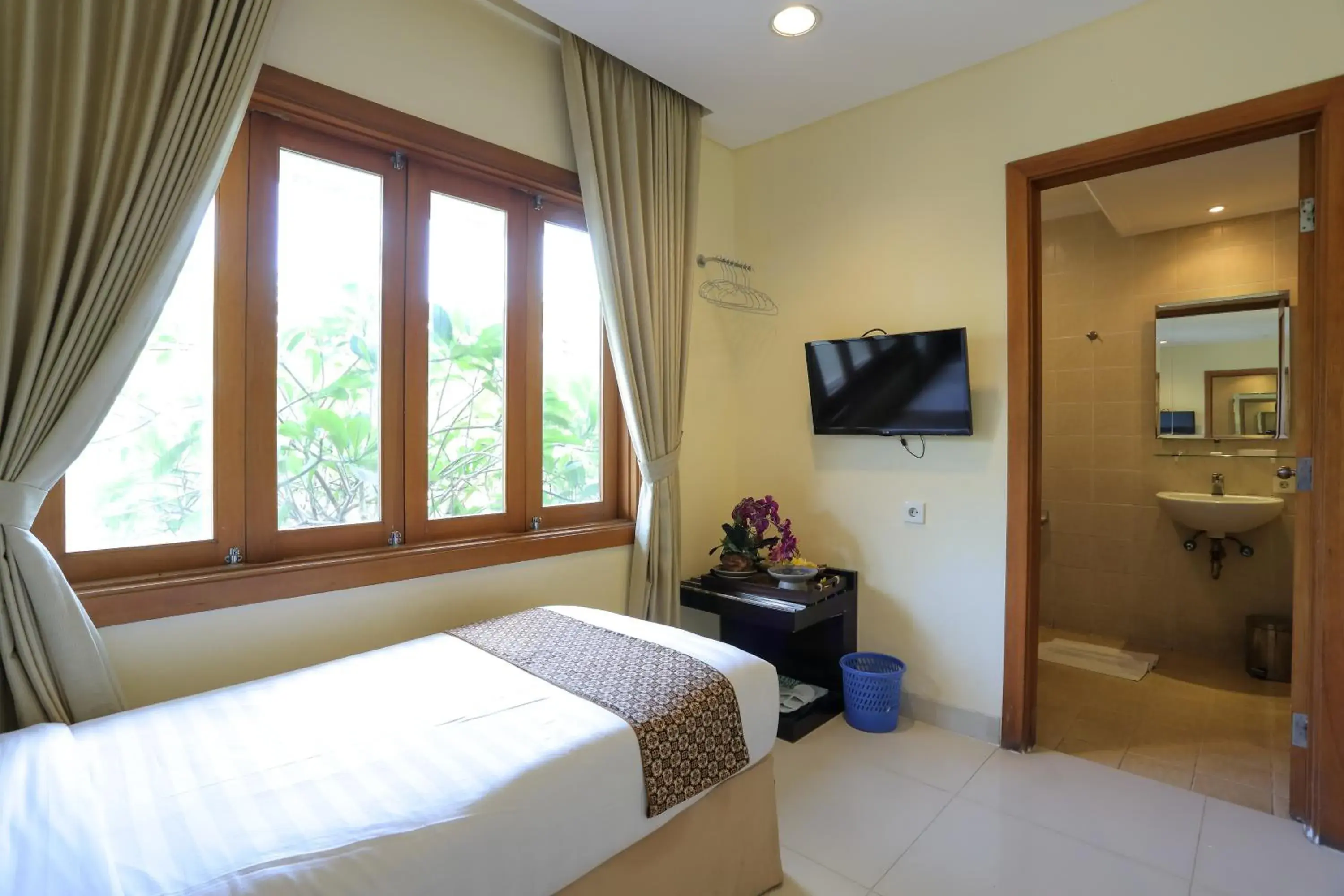 Deluxe Twin Room in Country Heritage Hotel Deluxe Twin Room in Country Heritage Hotel