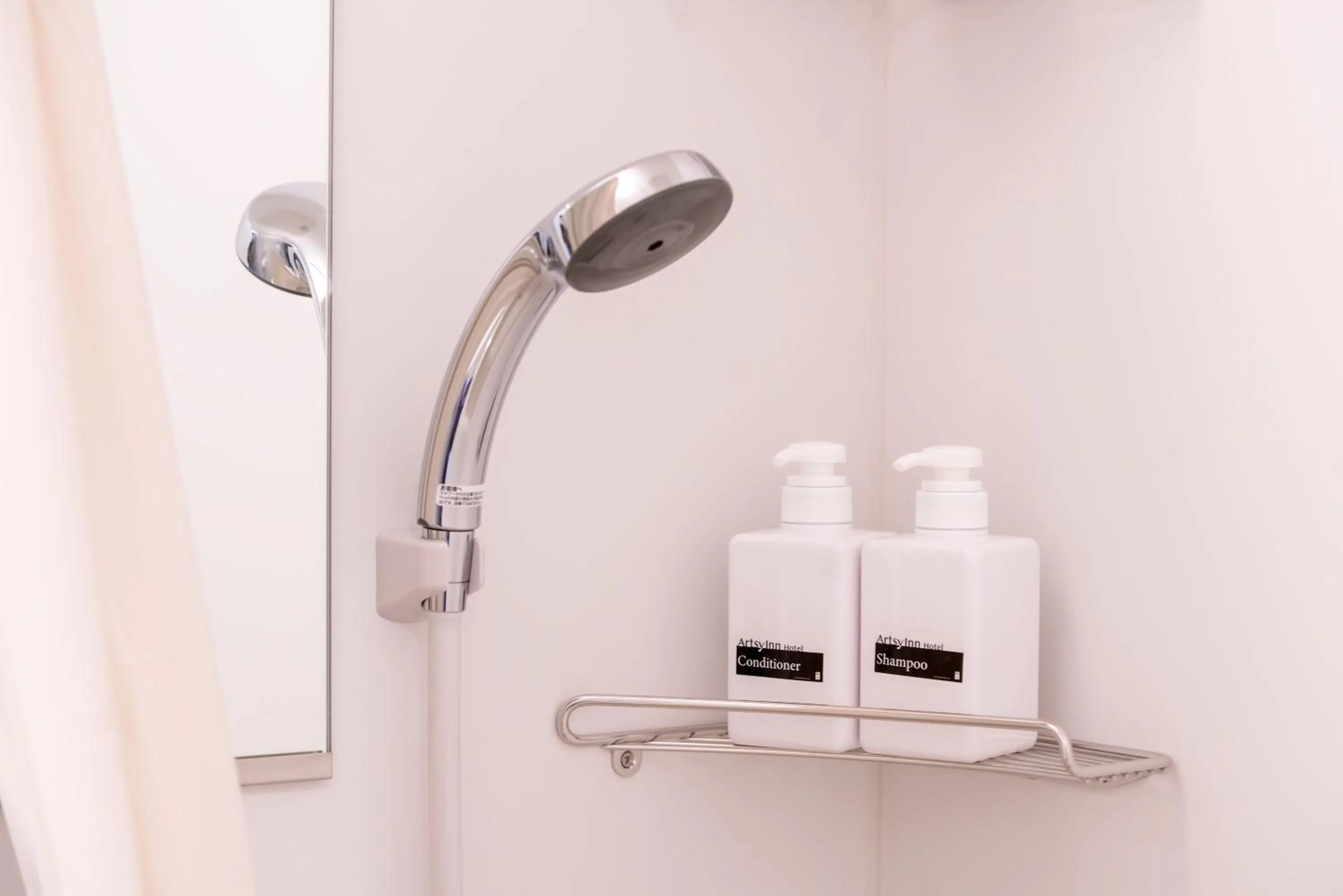 Bathroom in ELE Hotel 東上野