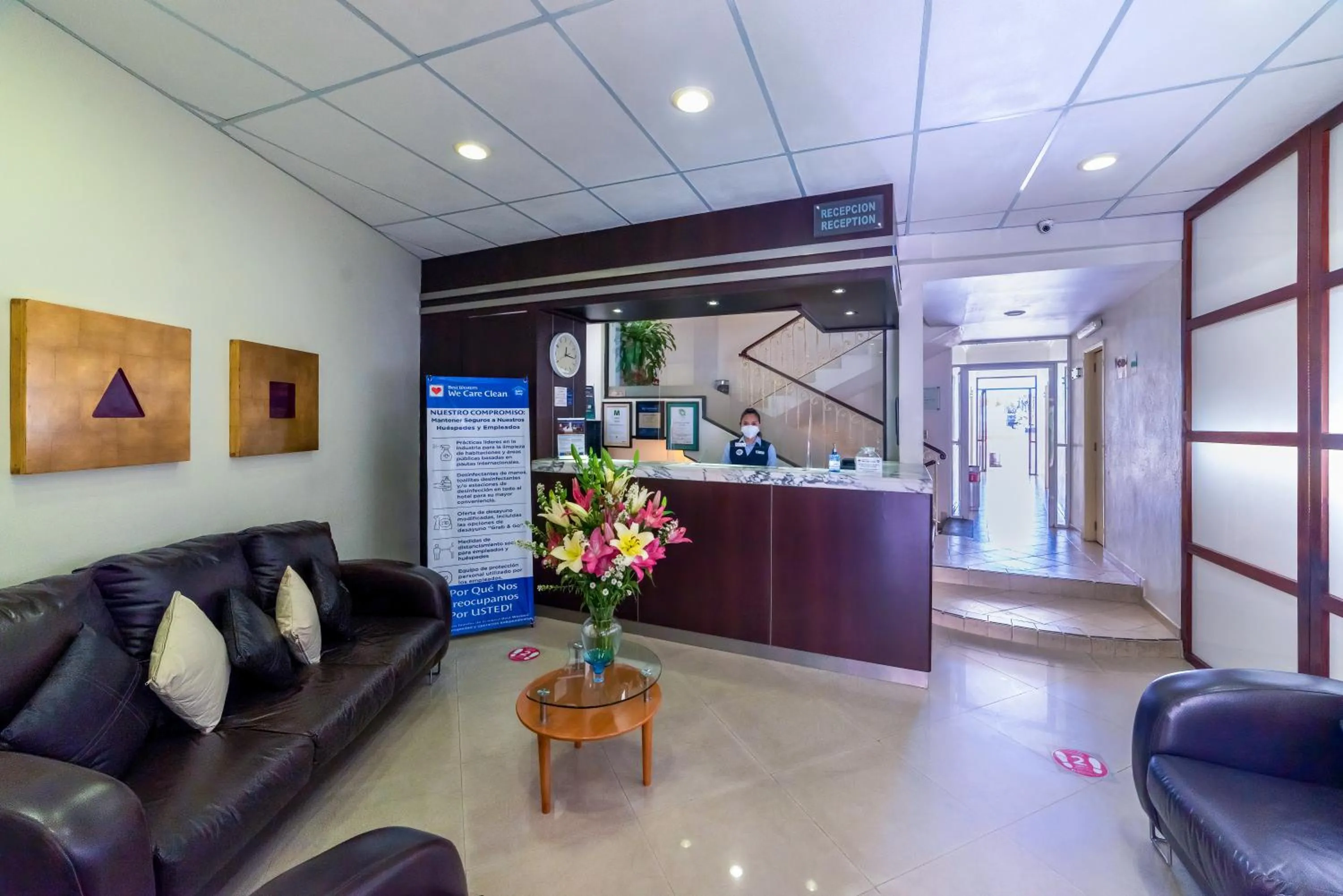 Lobby or reception in Best Western Taxco