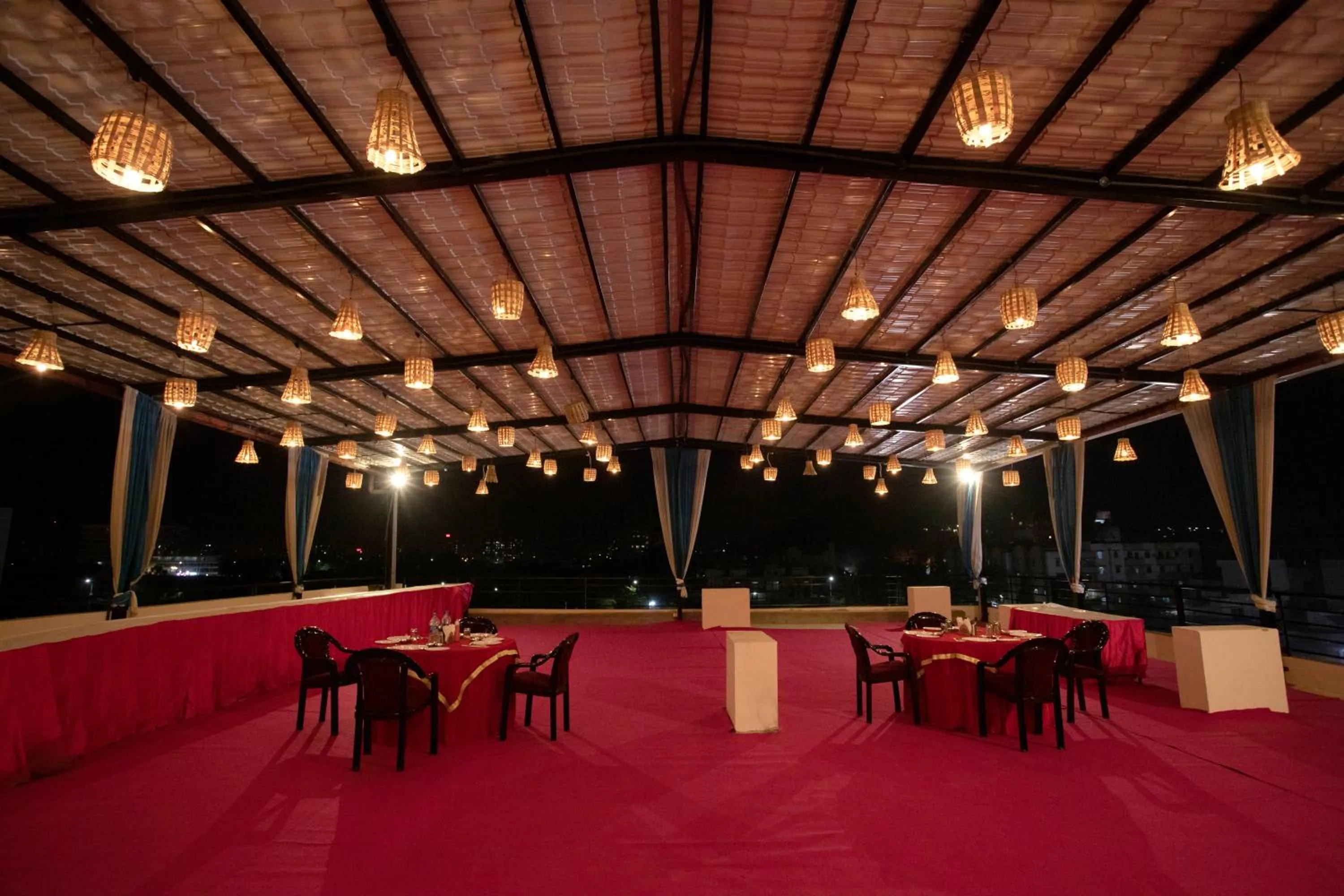 Restaurant/places to eat in Hotel Bhairav Bagh with Swimming Pool