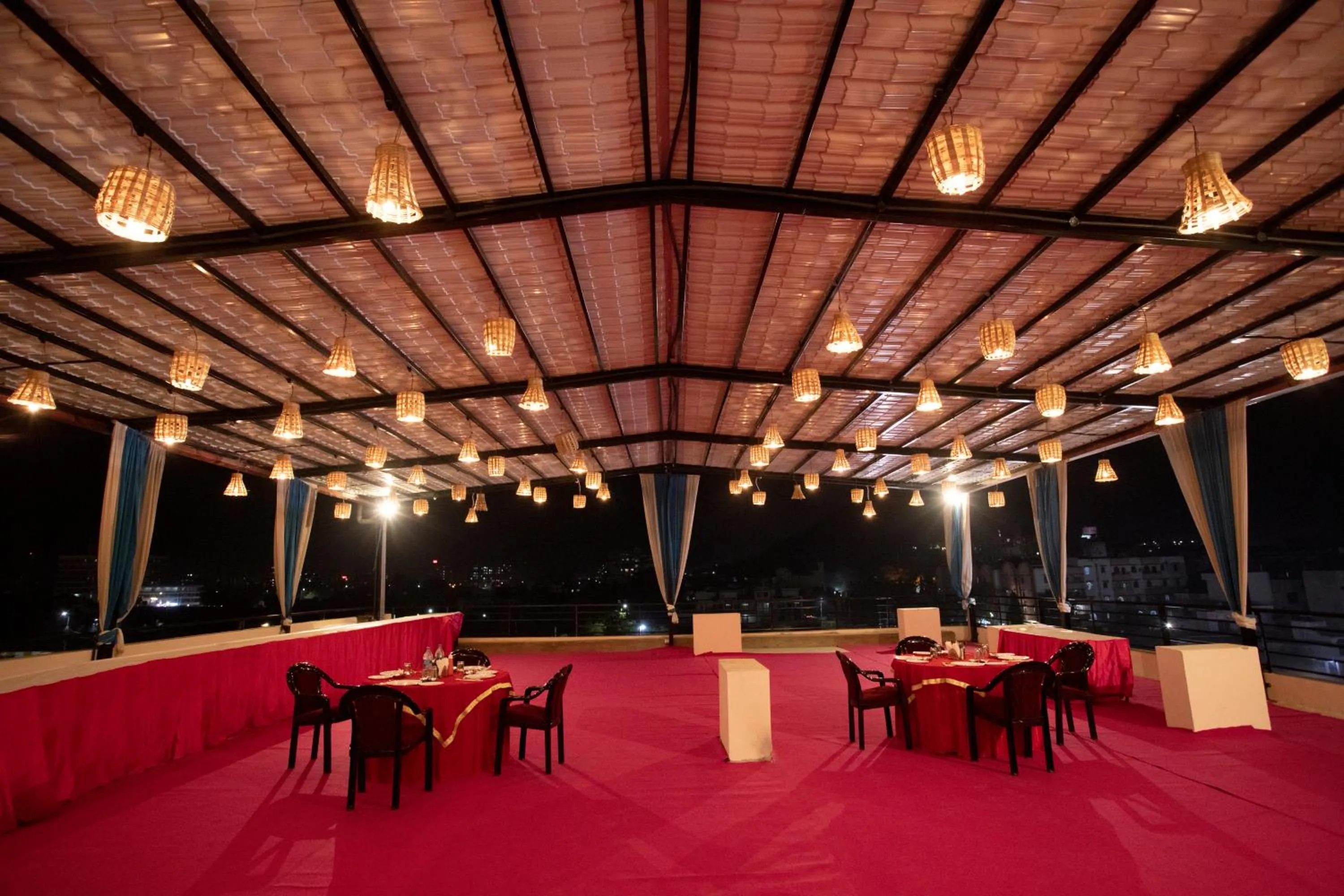 Restaurant/places to eat in Hotel Bhairav Bagh with Swimming Pool