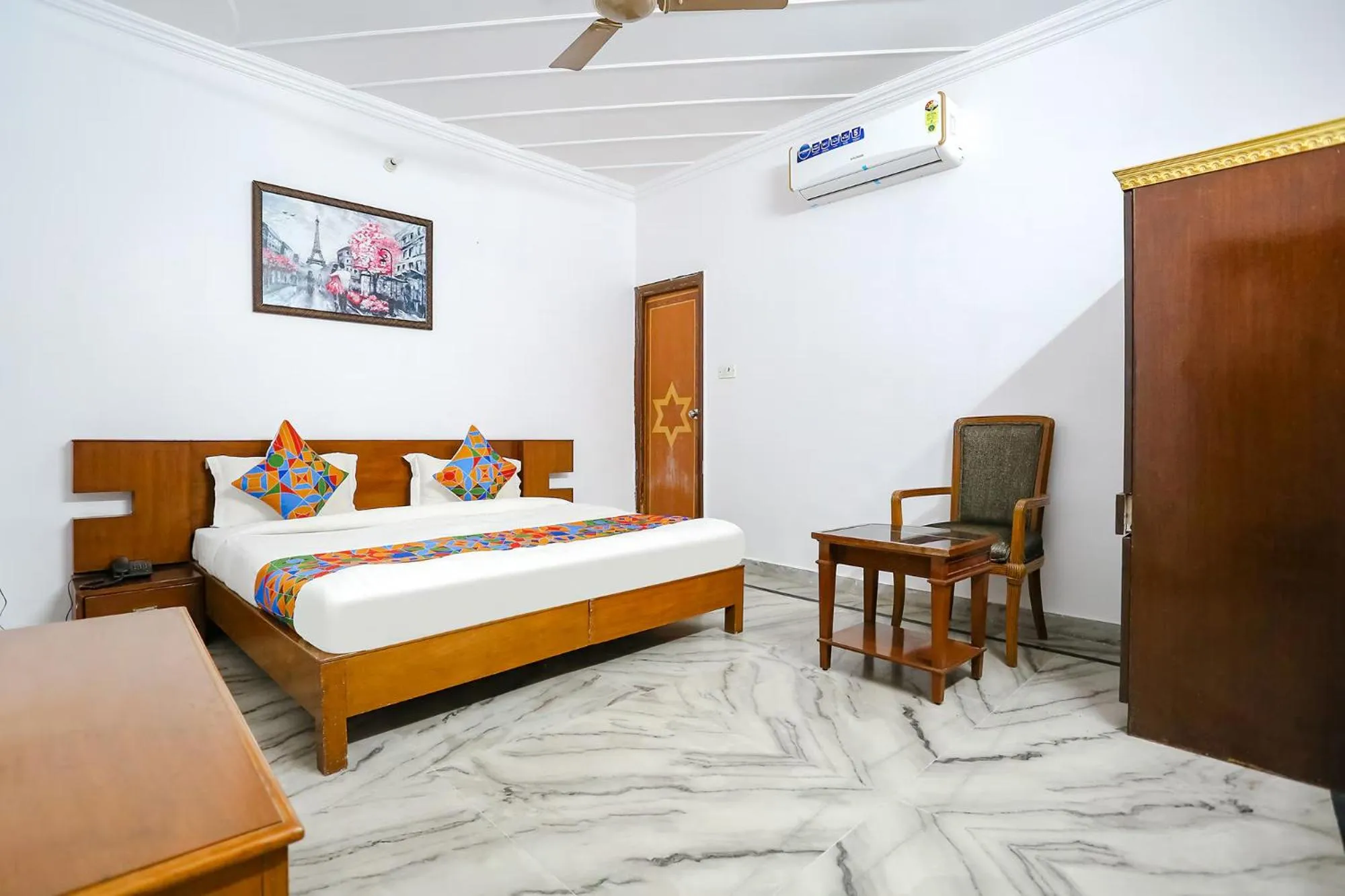 Bed in FabHotel Premium Rooms - Nr Yashobhoomi Convention Centre