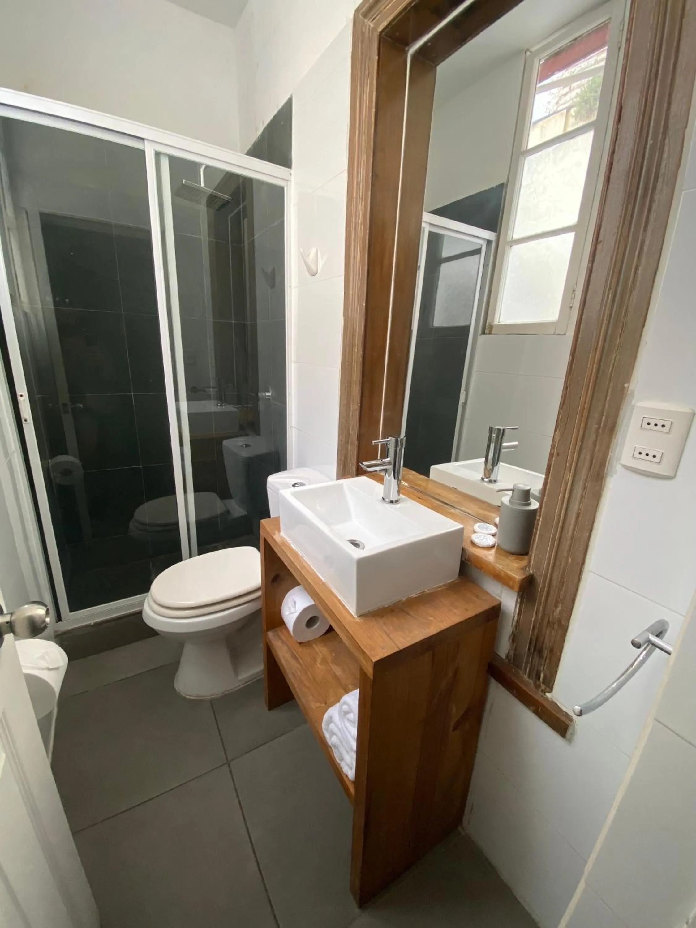 Double Room with Private Bathroom - single occupancy in Casa Urriola B&B