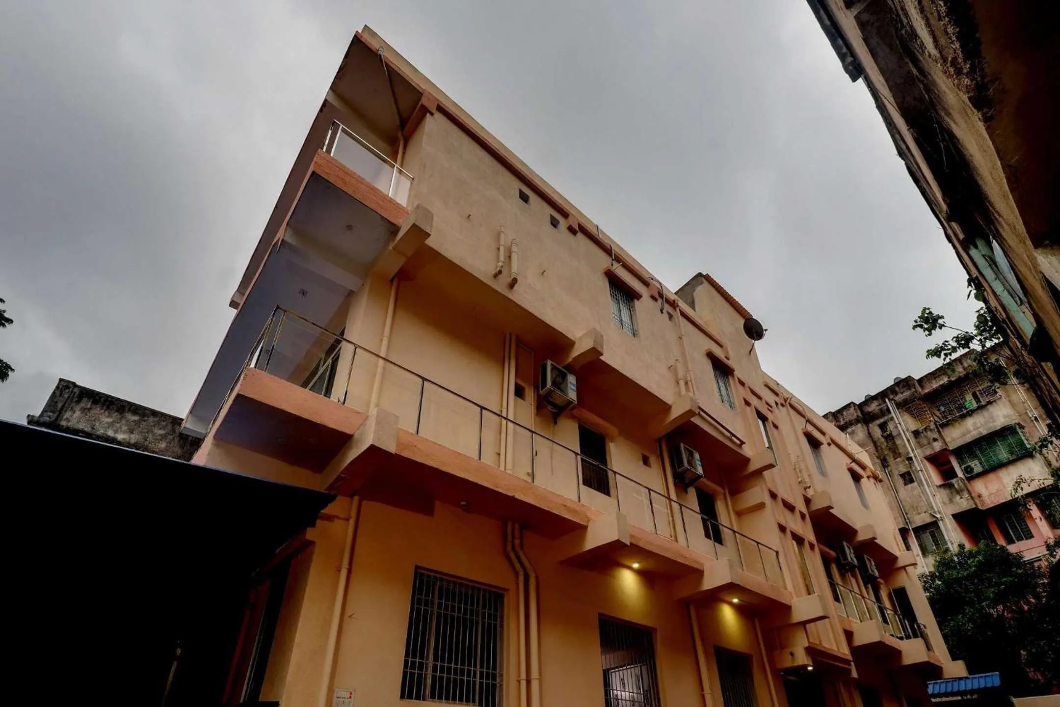 Facade/entrance in Super Hotel O The Radium Inn