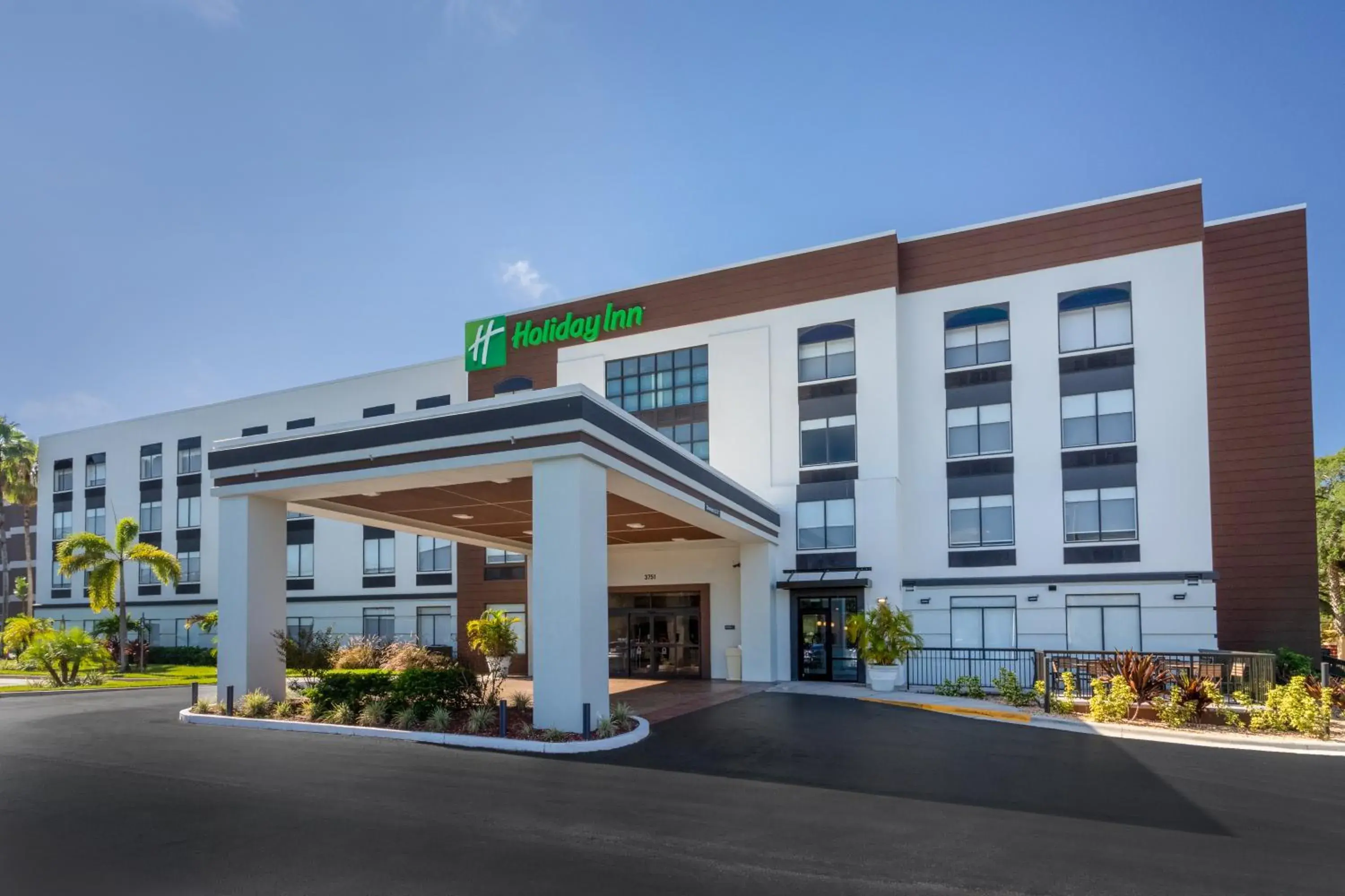 Property building in Holiday Inn - Tampa North by IHG Property building in Holiday Inn - Tampa North by IHG