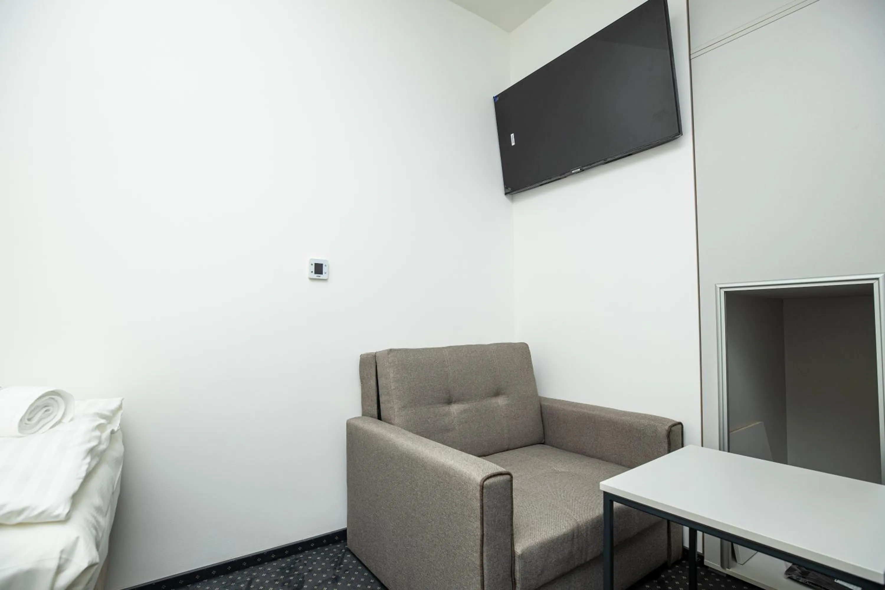 TV and multimedia in Arena Deluxe & Spa