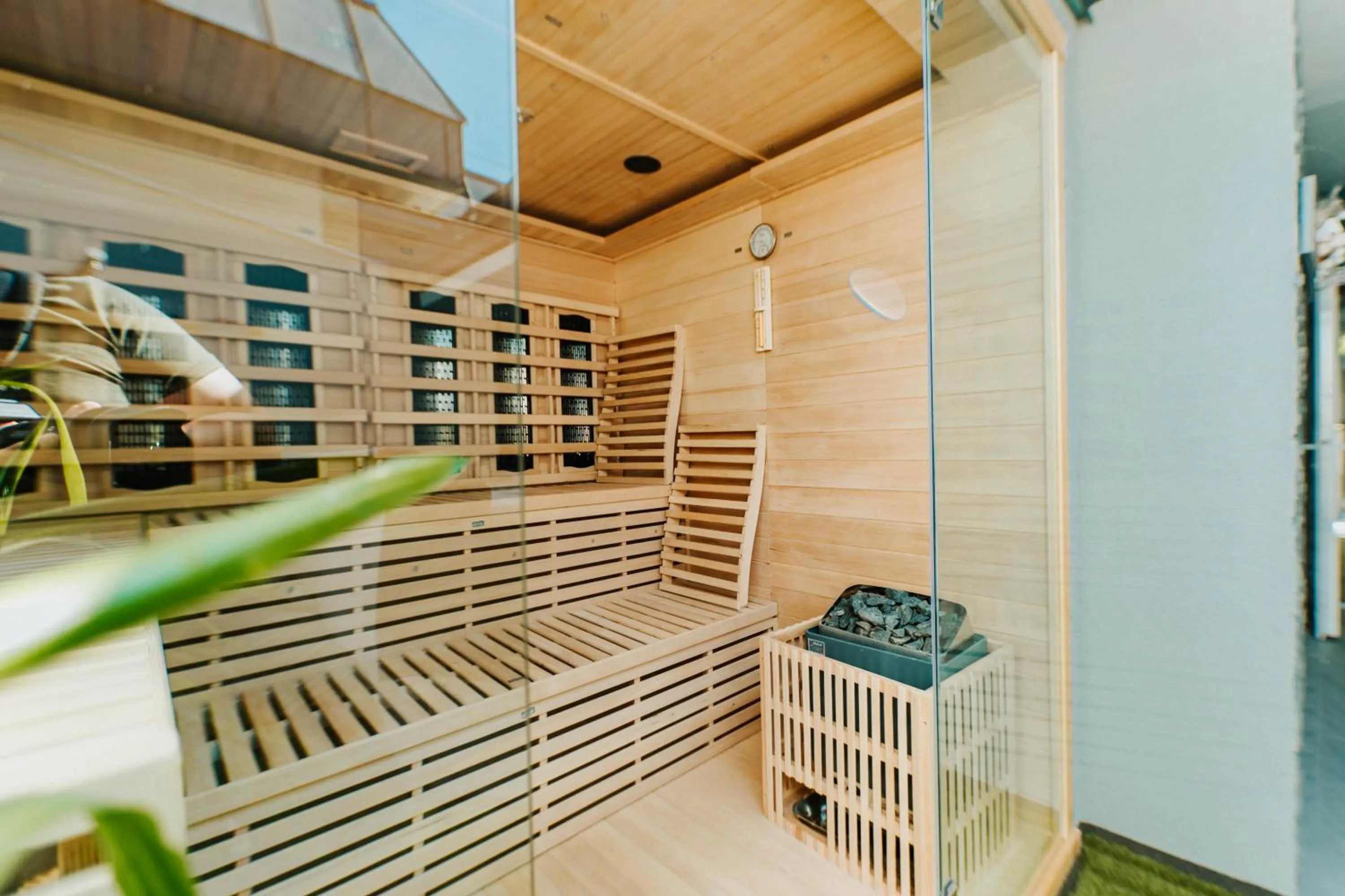 Hot Tub in Arena Deluxe & Spa