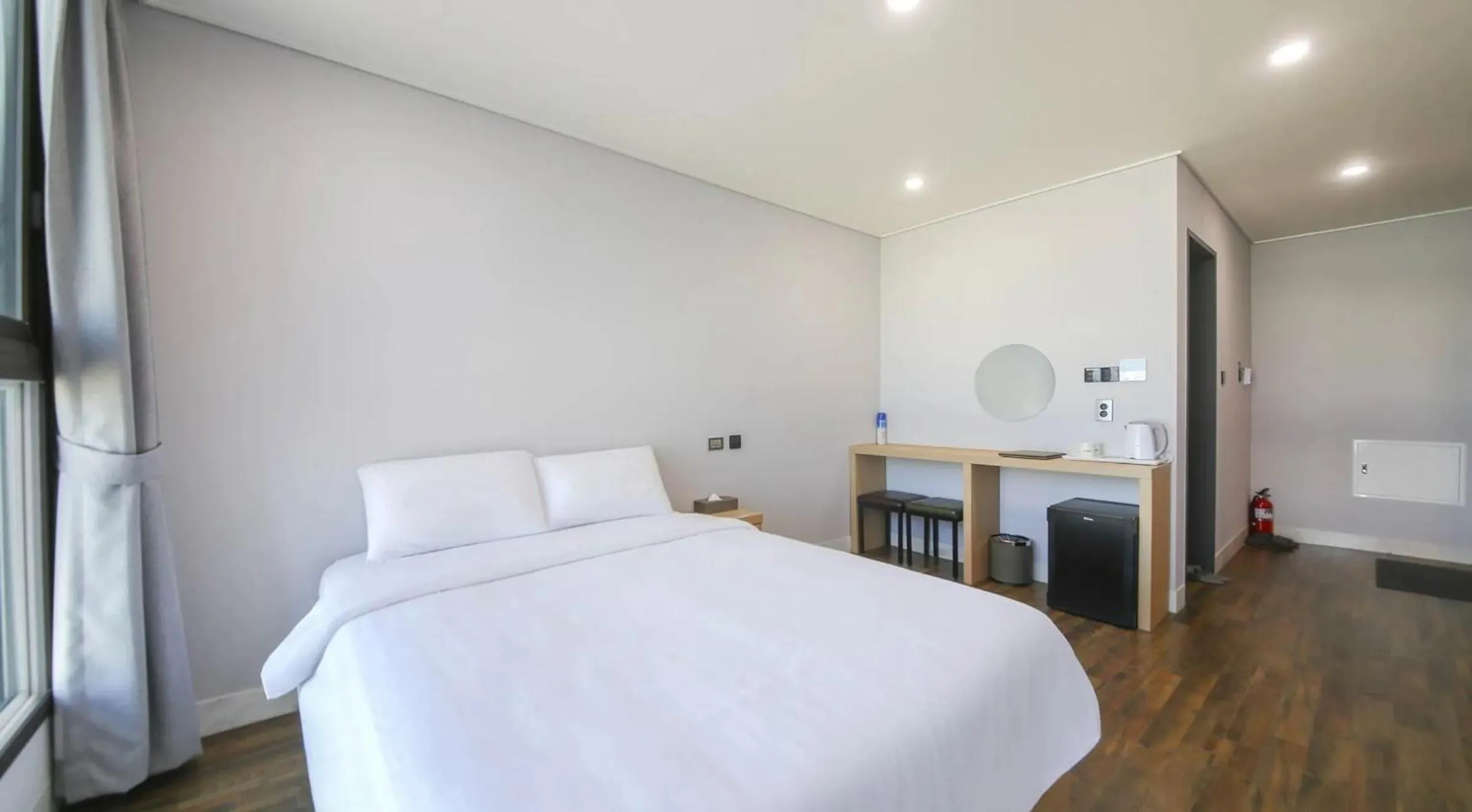 Photo of the whole room, Bed in Aroomi Hotel Hyupjae