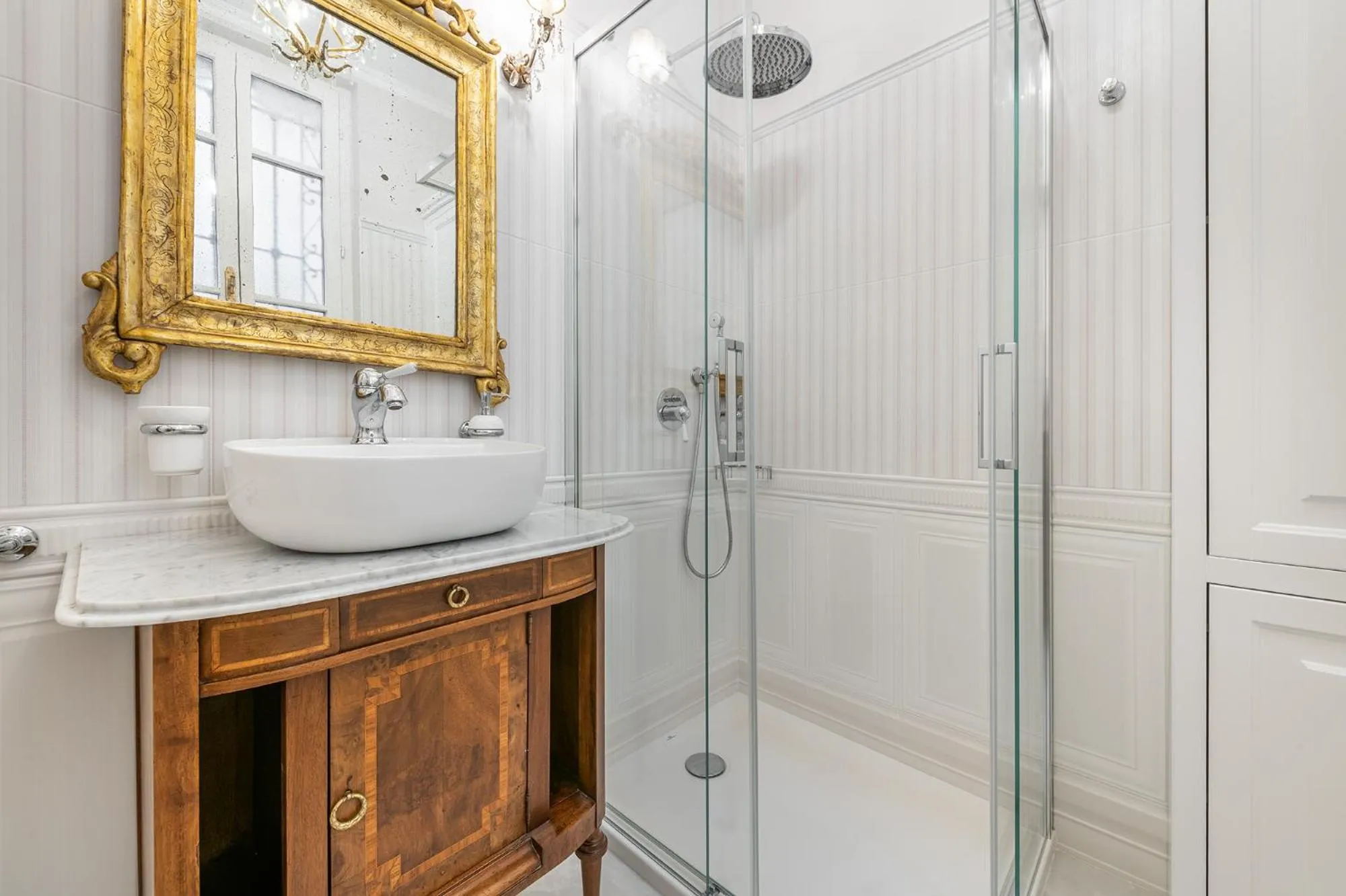 Shower in Regina Elena - Antica Dimora, Bastione S. Remy