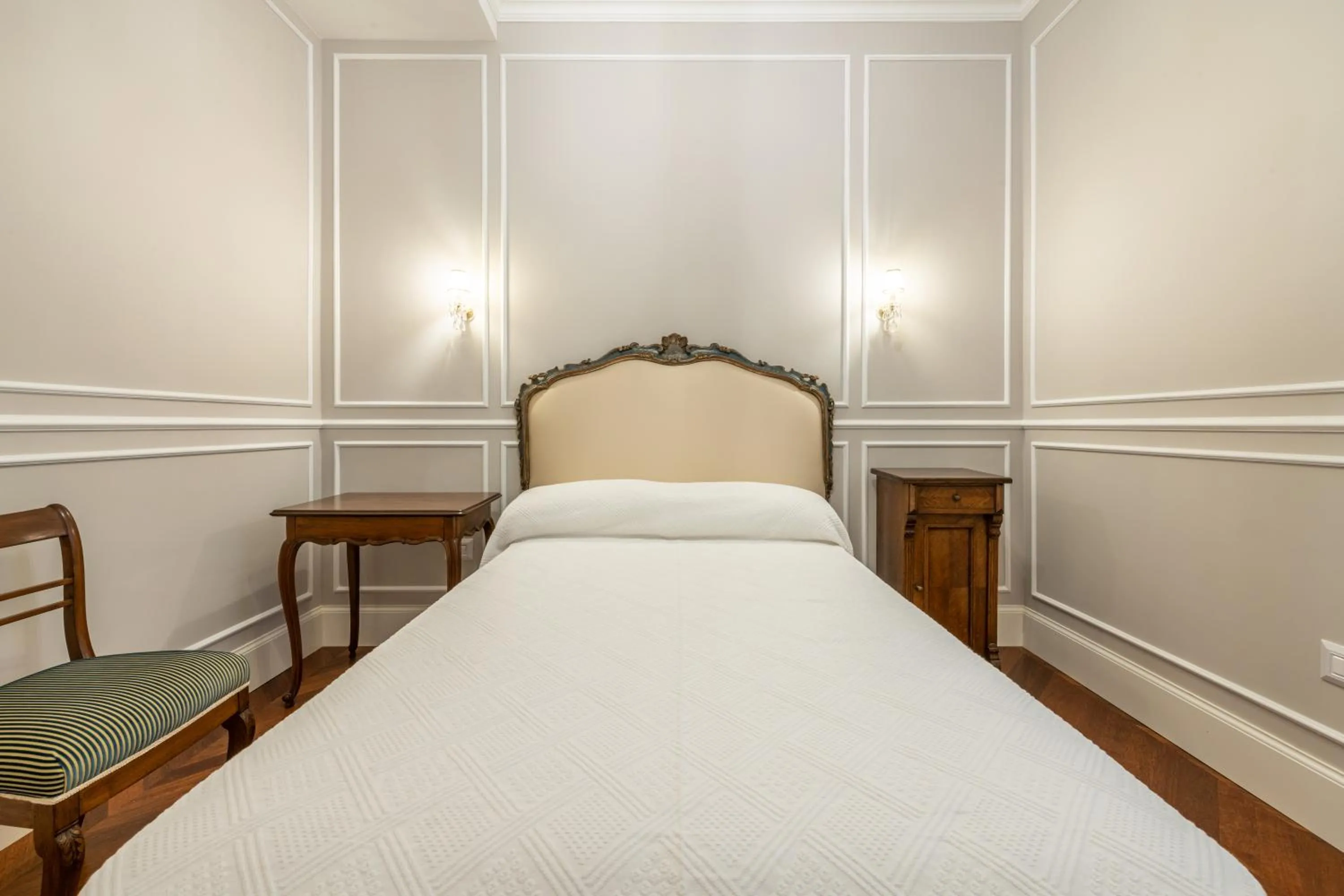 Bed in Regina Elena - Antica Dimora, Bastione S. Remy