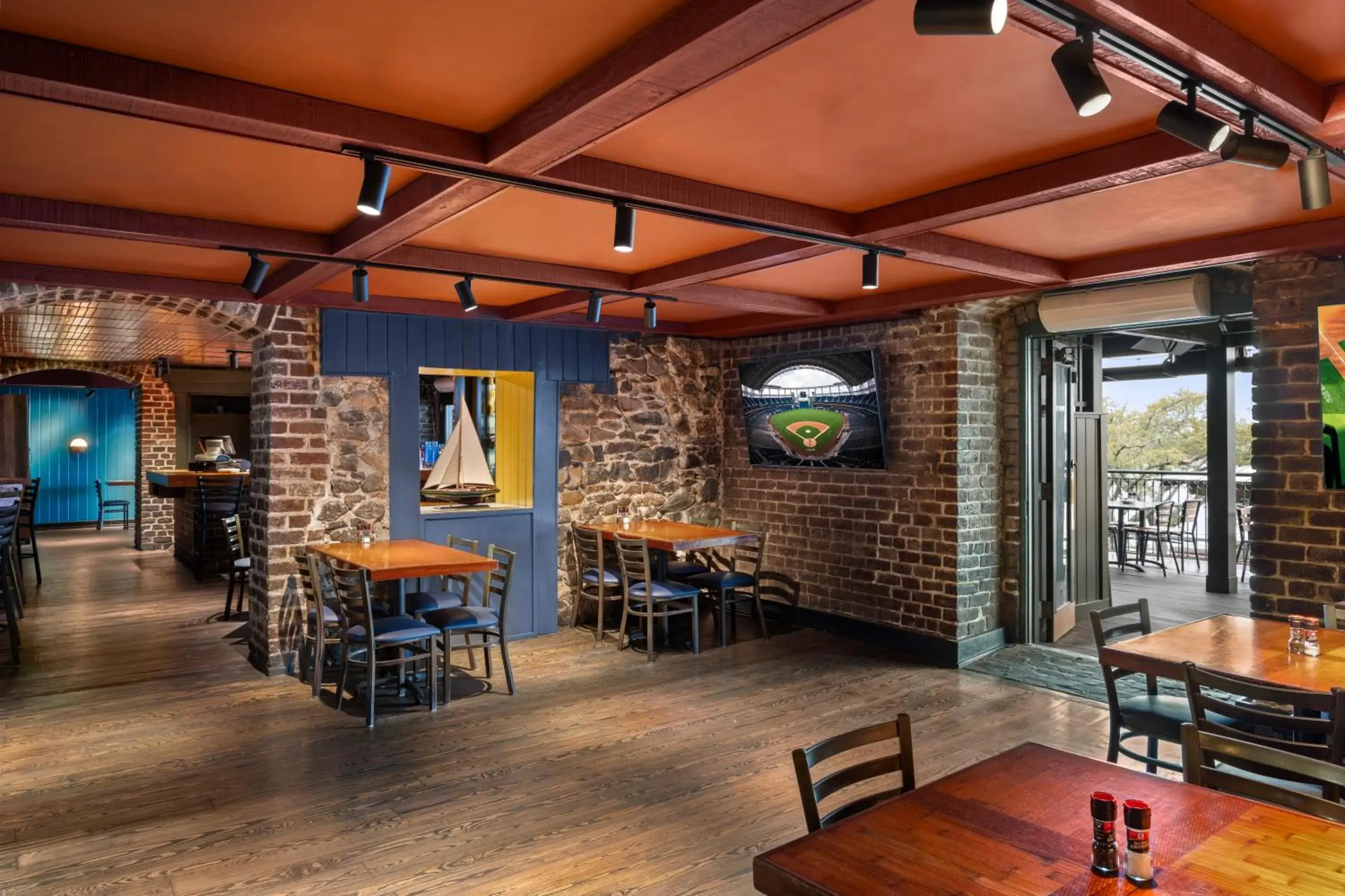 Restaurant/places to eat in River Street Inn Restaurant/places to eat in River Street Inn