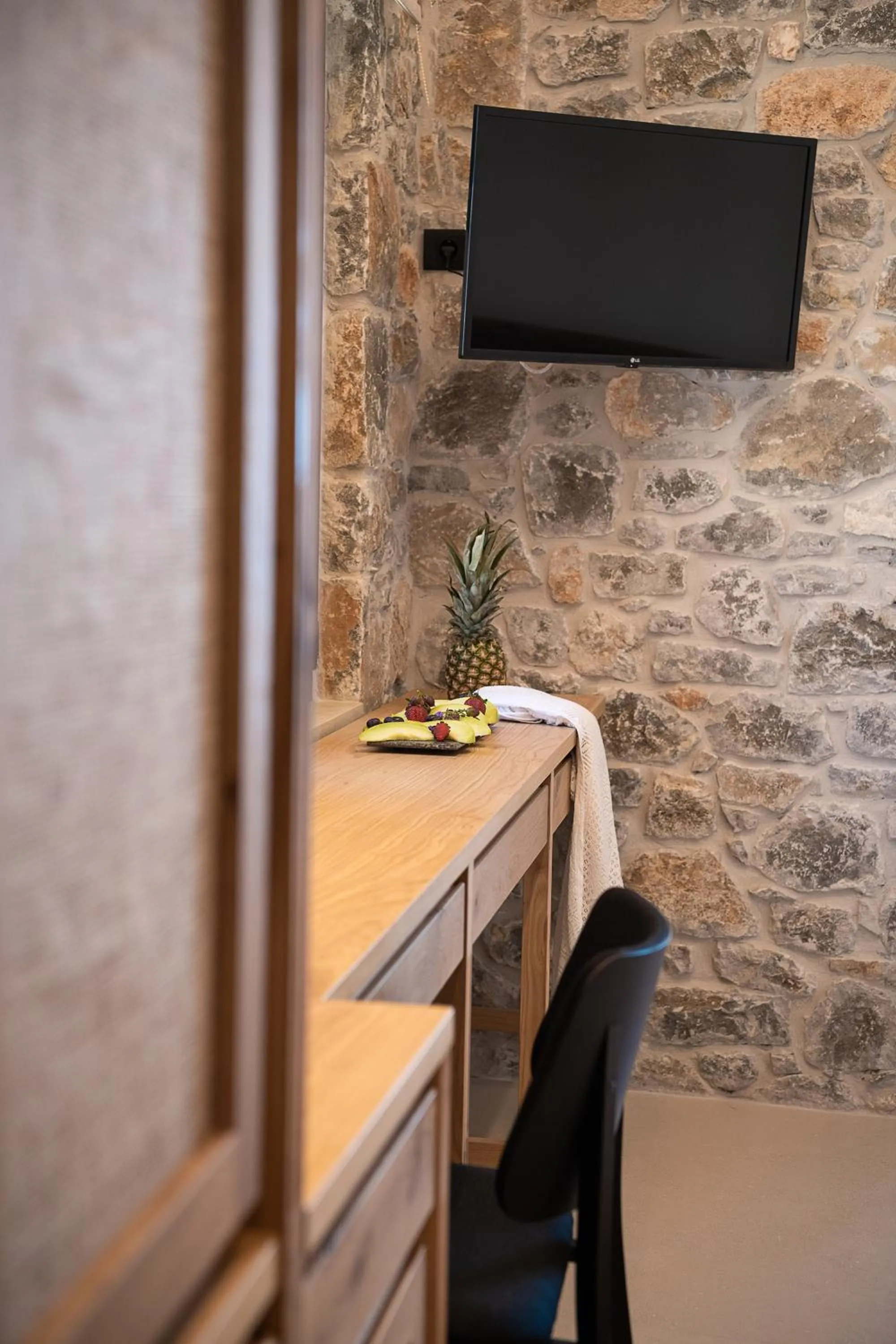 TV and multimedia in The Authentic Village Boutique Hotel