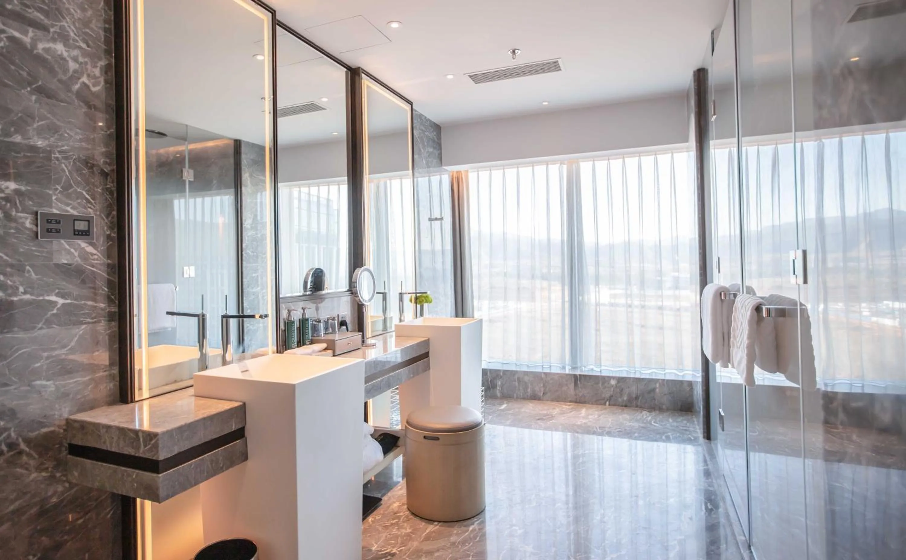 Shower in Doubletree By Hilton Kunming Airport