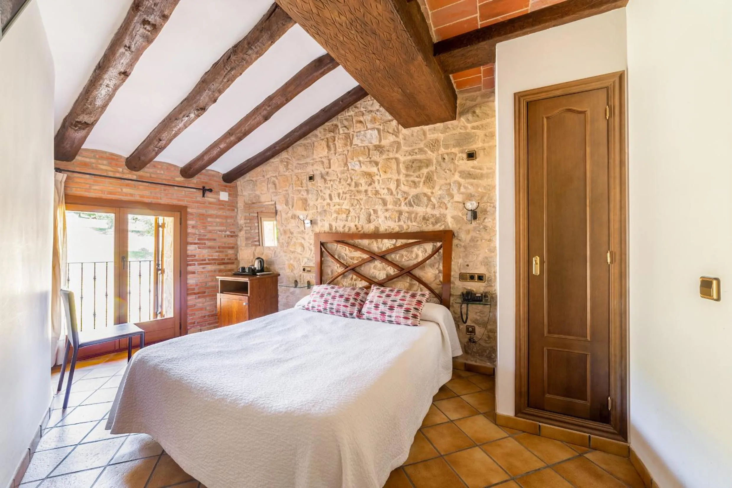 HOTEL EL CASTELL