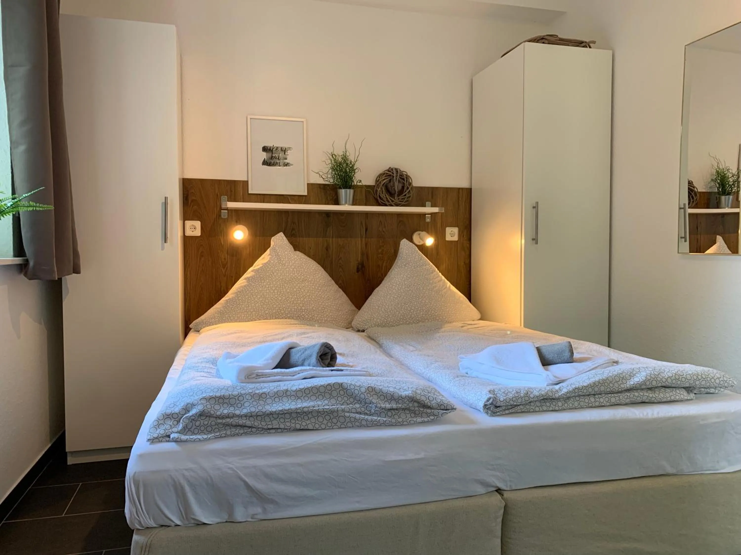 Photo of the whole room, Bed in Bernsteinsucher