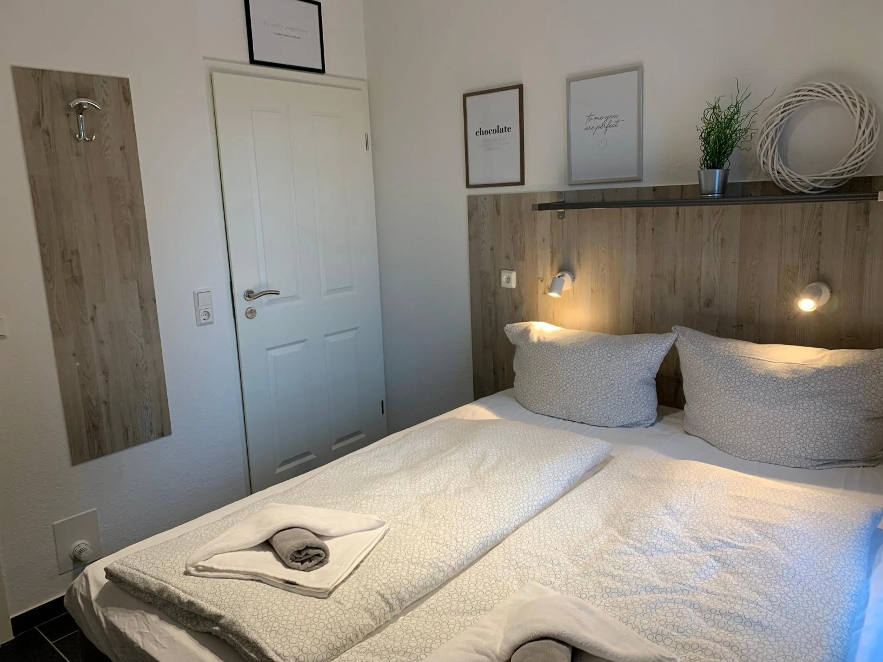 Bedroom, Bed in Bernsteinsucher