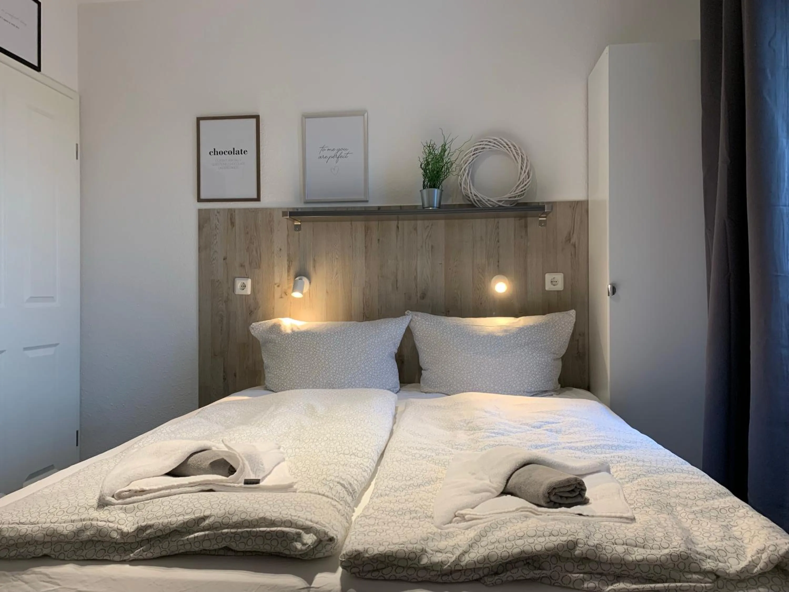 Bedroom, Bed in Bernsteinsucher