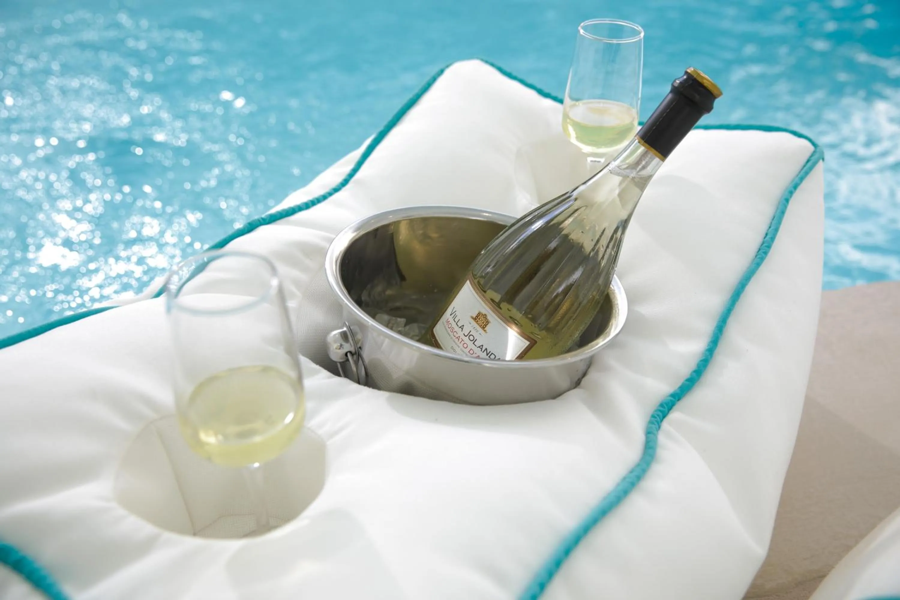 Patio in Majo Suites Hotel