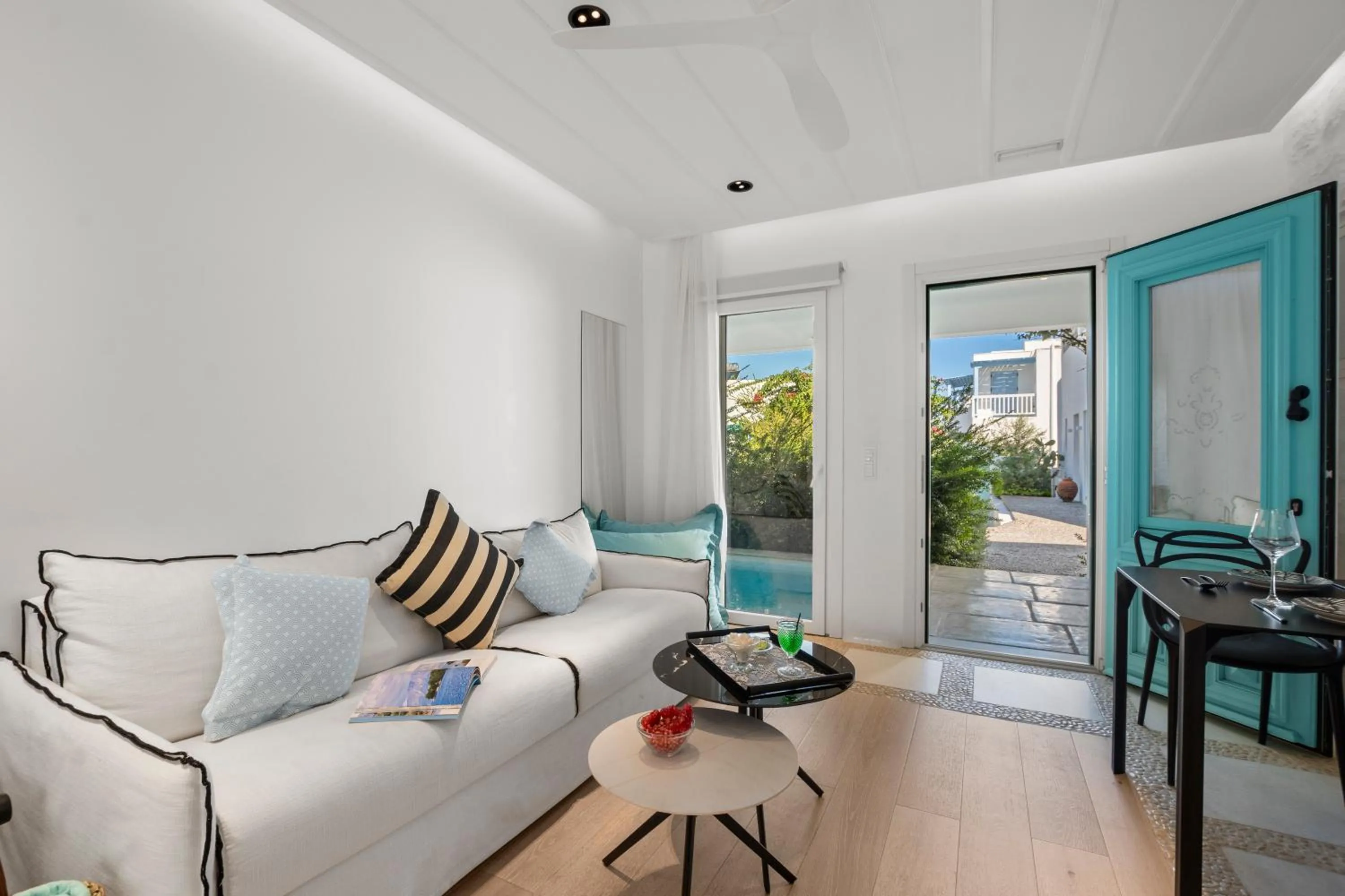 Patio in Majo Suites Hotel