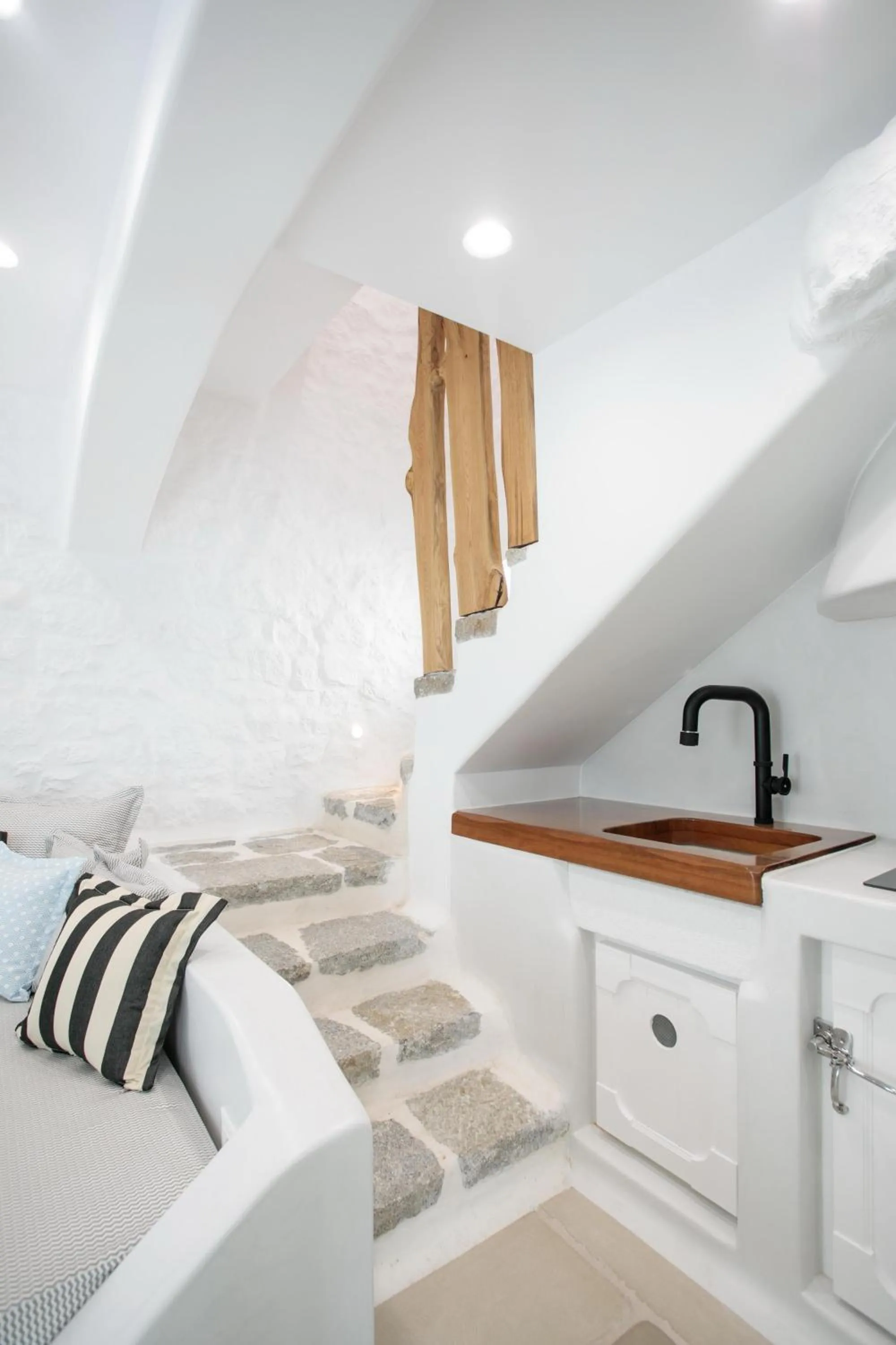 Kitchen or kitchenette in Majo Suites Hotel