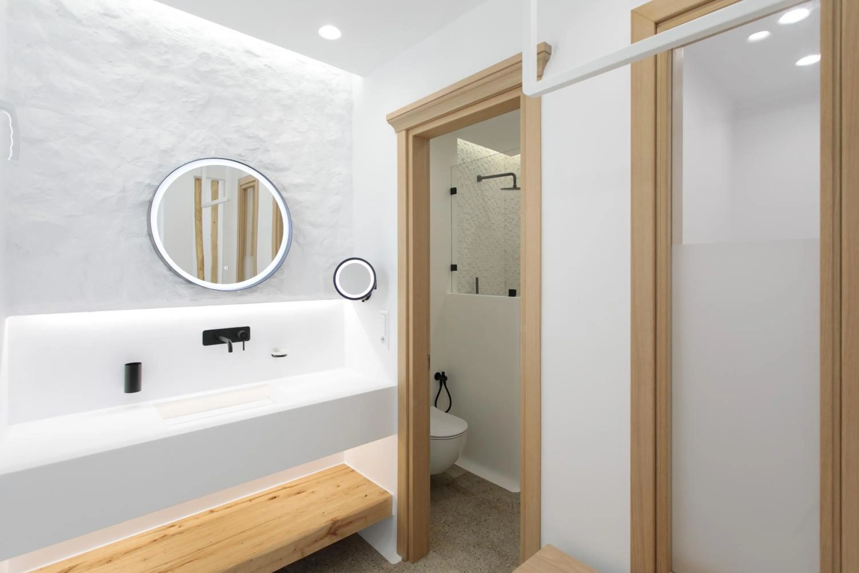 Shower in Majo Suites Hotel