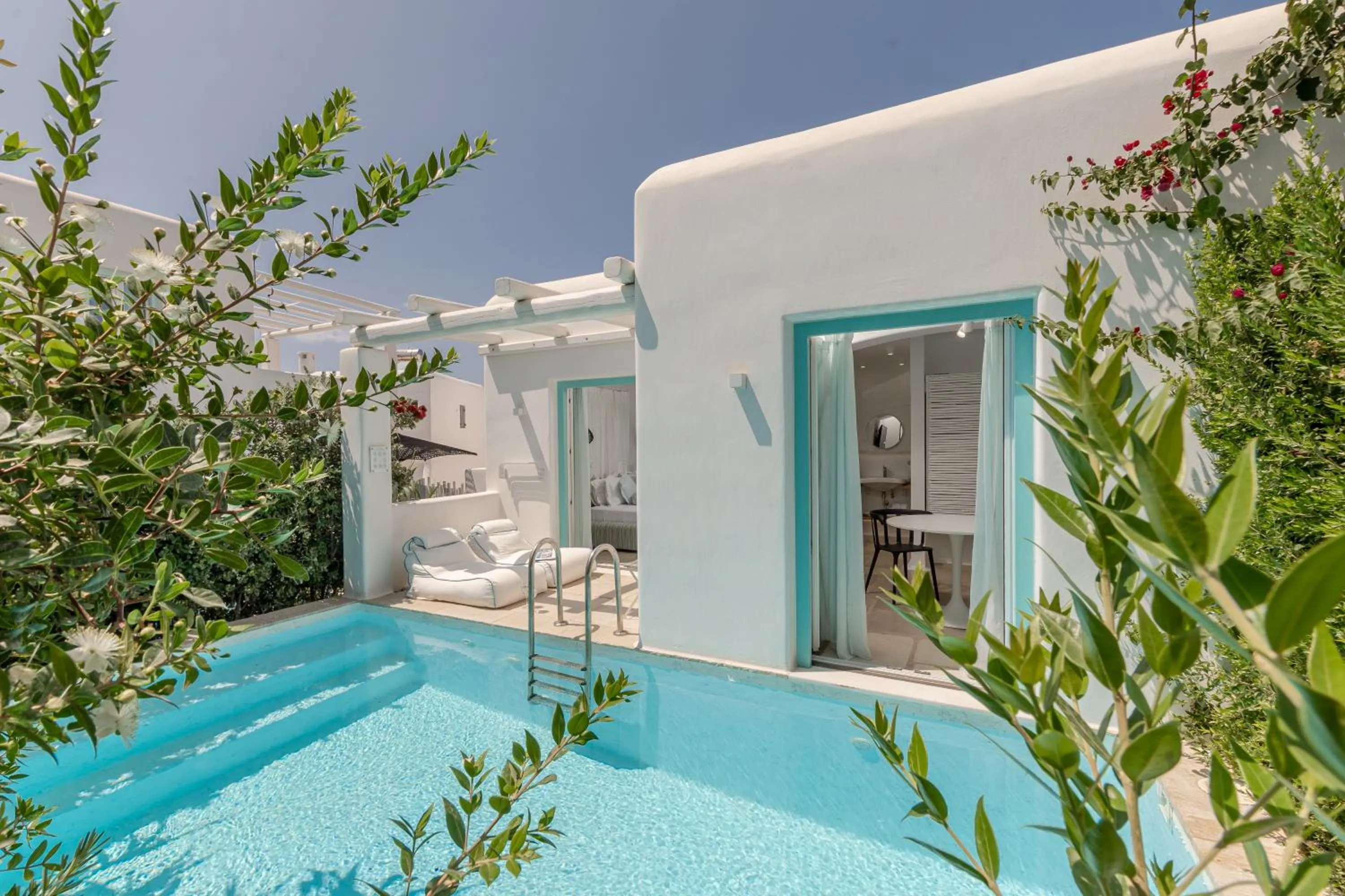 Property building in Majo Suites Hotel