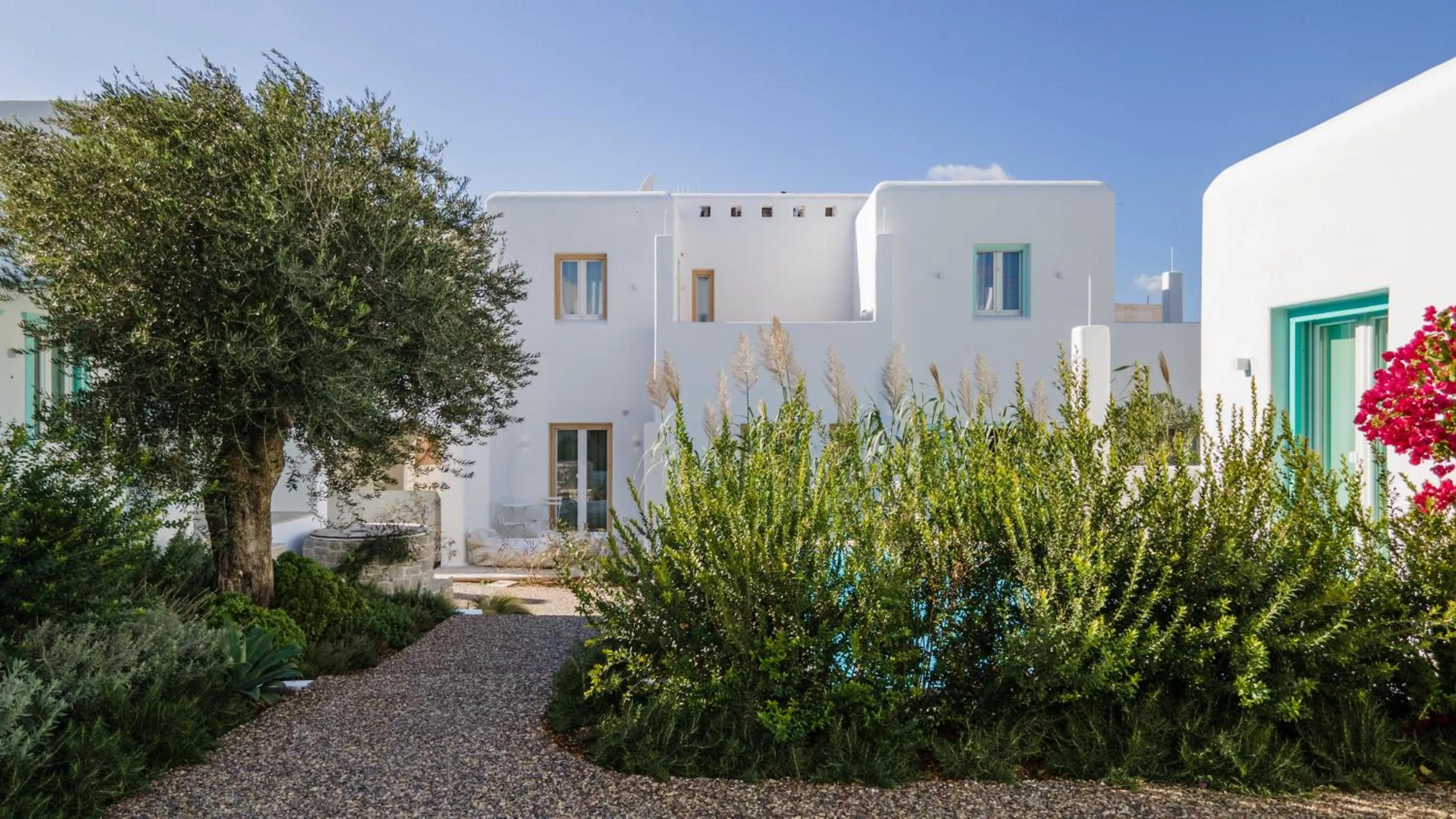 Property building in Majo Suites Hotel