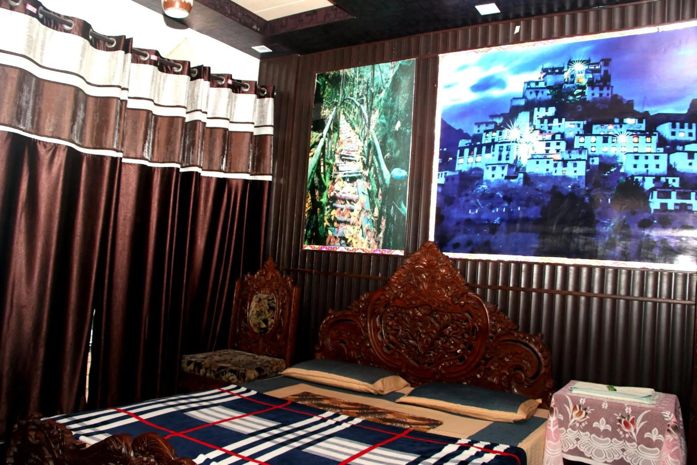 Living room, Bed in Hotel Tip Top