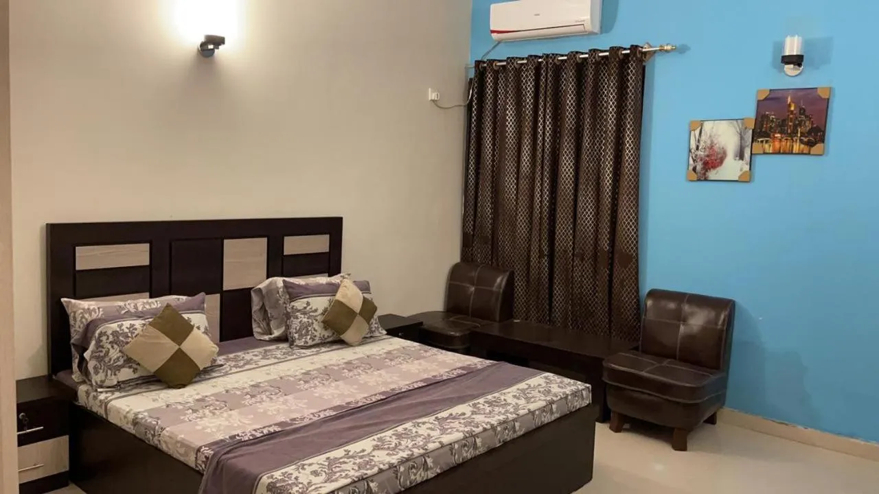 Bed in Hotel Executive Lodge