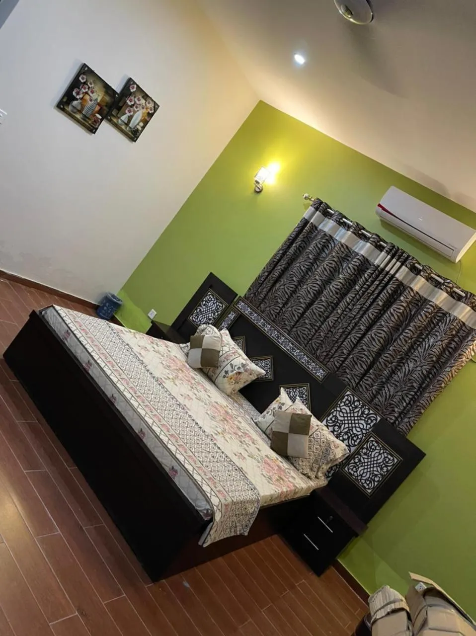 Bed in Hotel Executive Lodge