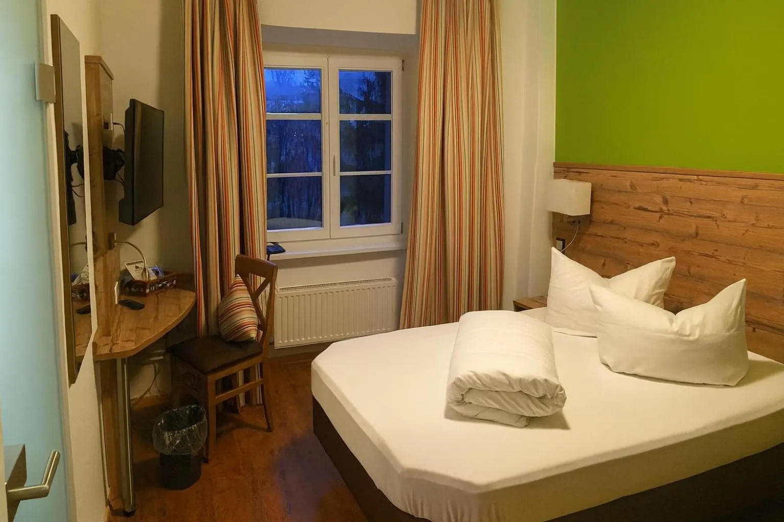 Photo of the whole room, Bed in Landgasthof Hotel Rebstock