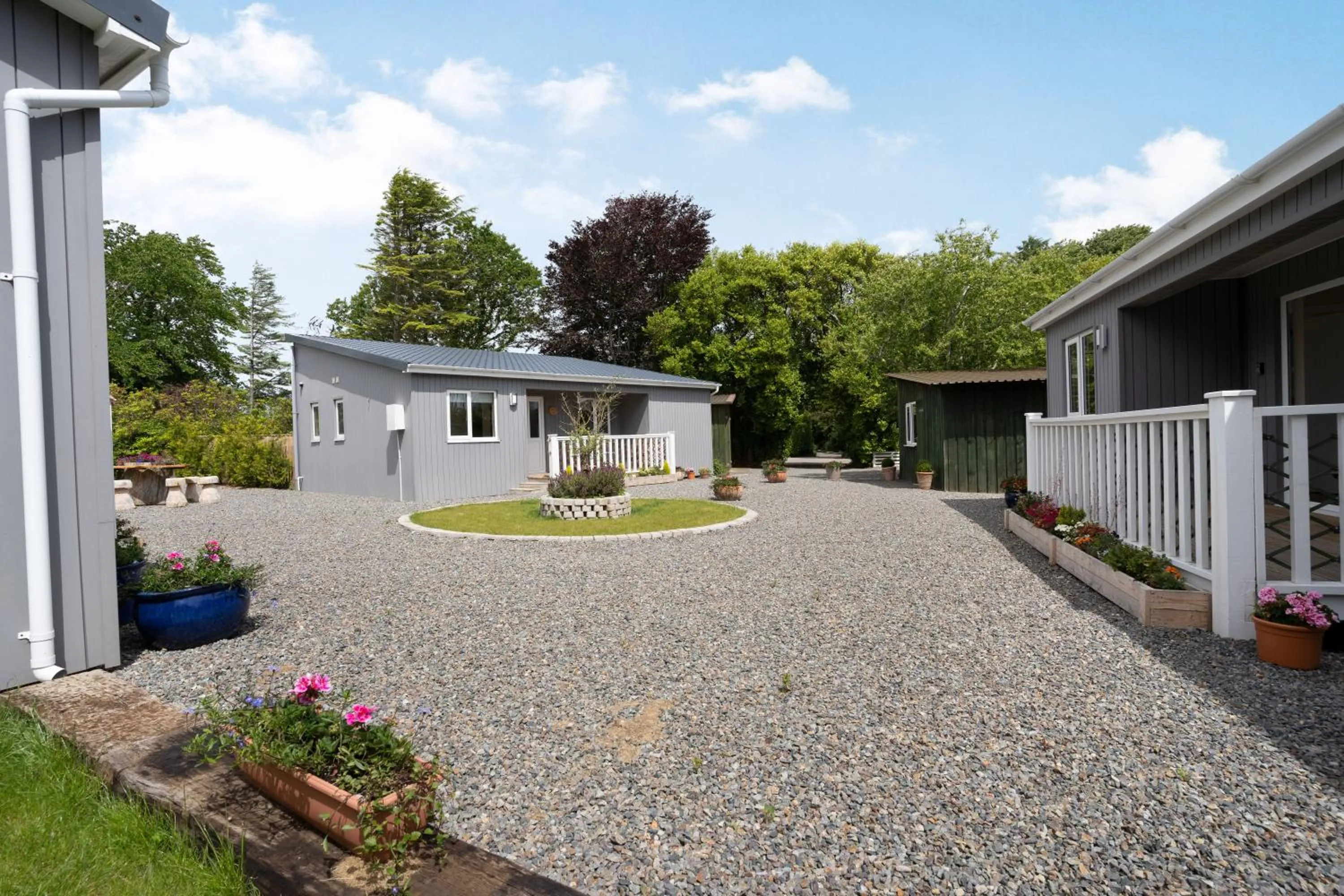 Property building in Ramsey Lodge Bier Wood Lodges