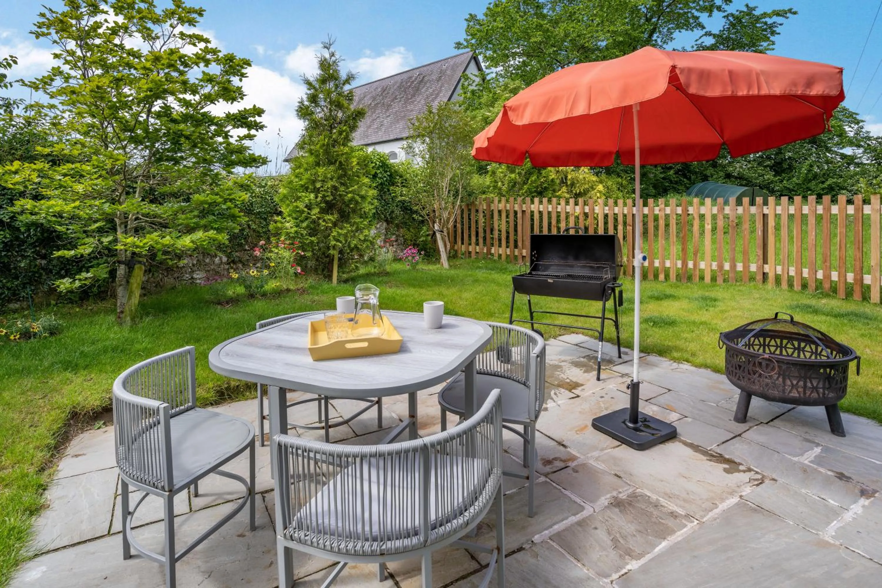 Property building in Ramsey Lodge Bier Wood Lodges