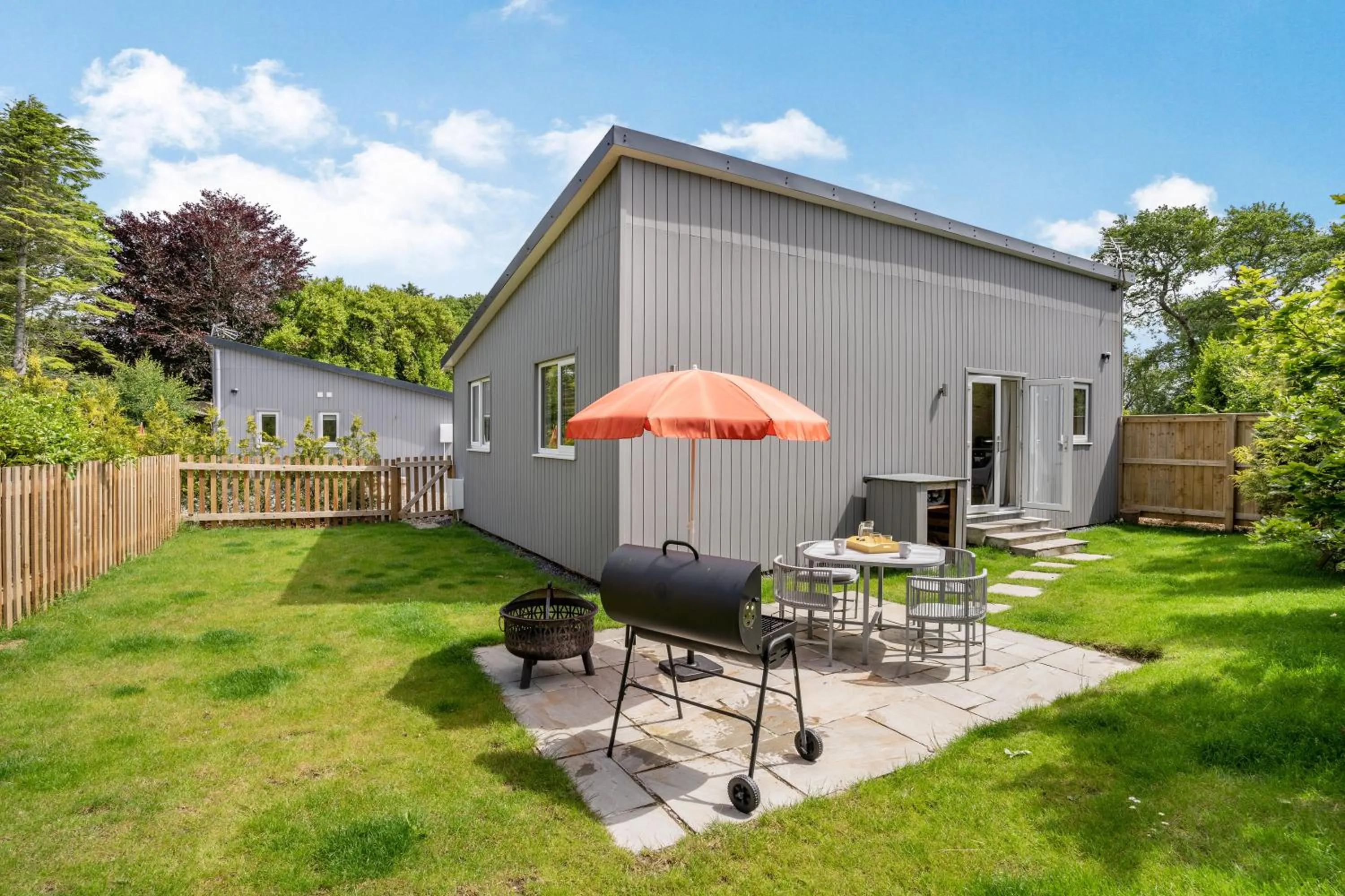 Property building in Ramsey Lodge Bier Wood Lodges