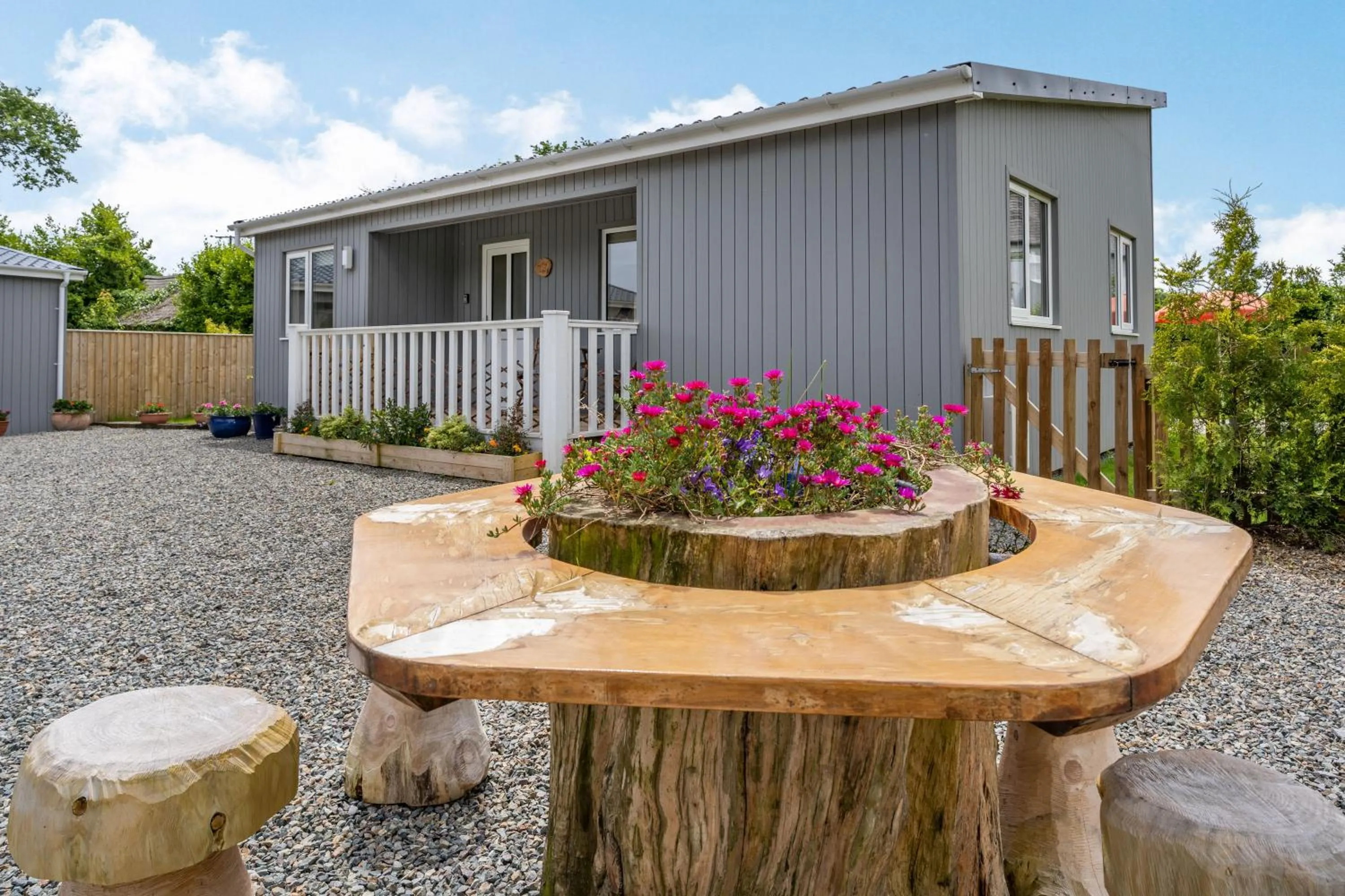 Property building in Ramsey Lodge Bier Wood Lodges