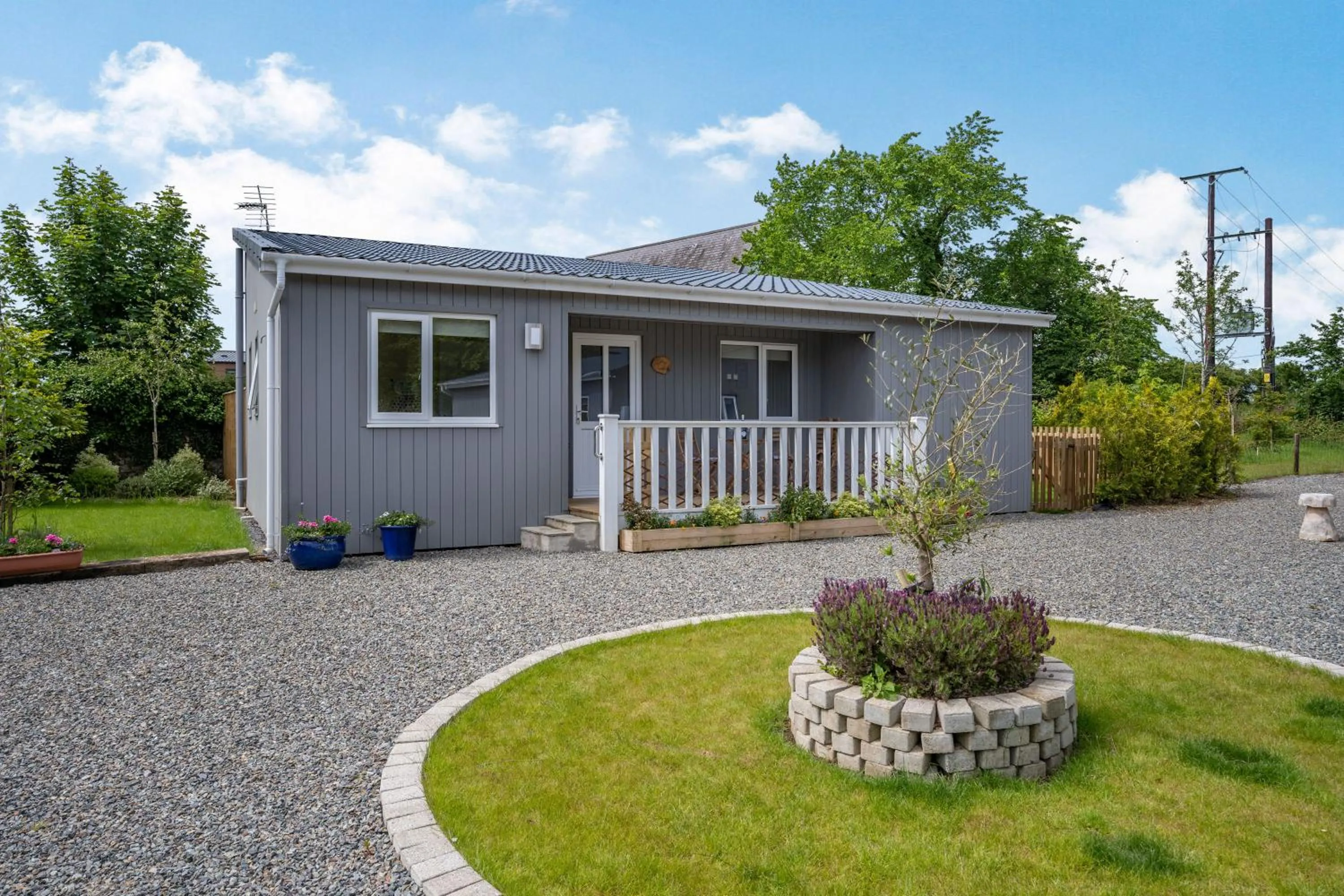 Property building in Ramsey Lodge Bier Wood Lodges