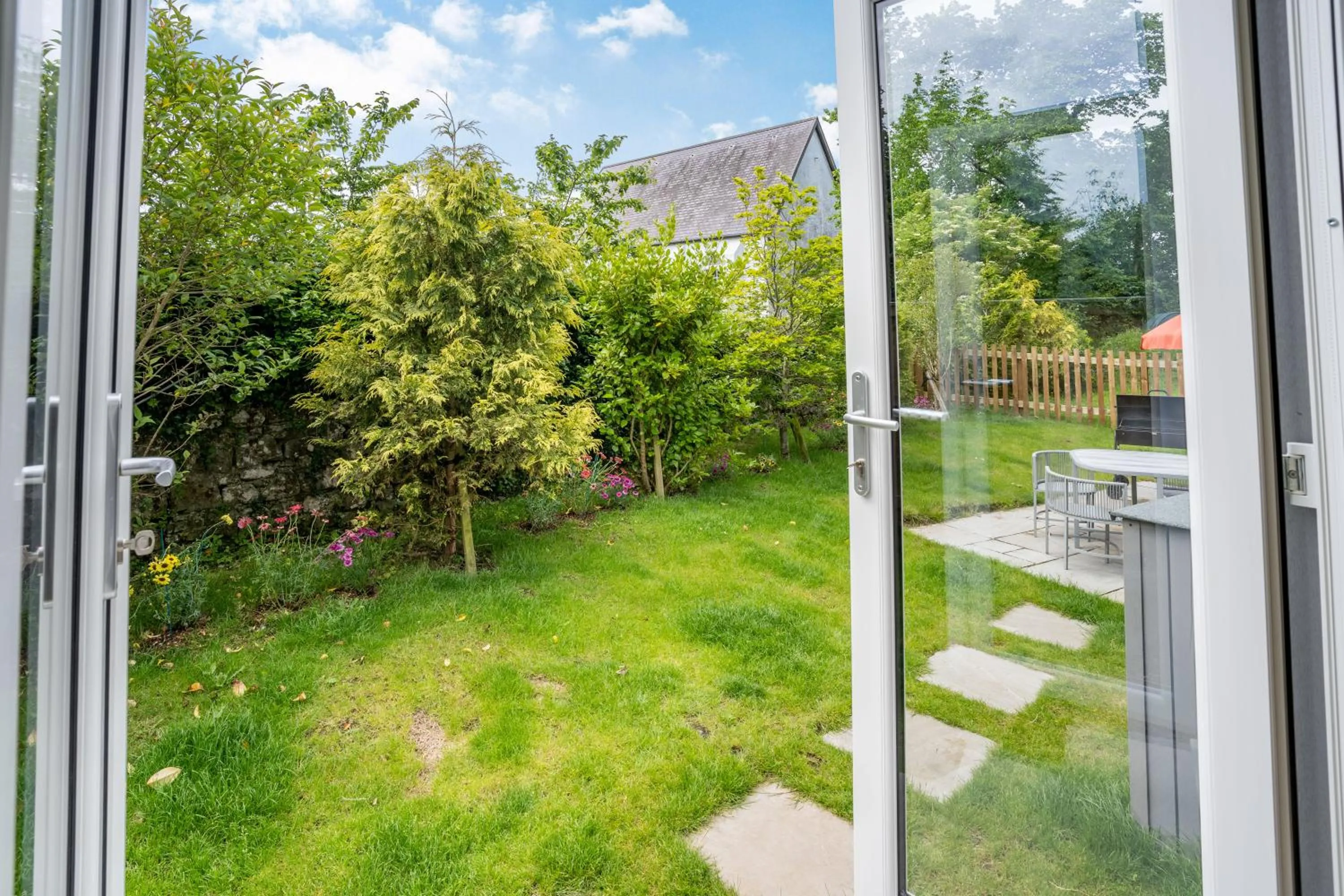 Property building in Ramsey Lodge Bier Wood Lodges