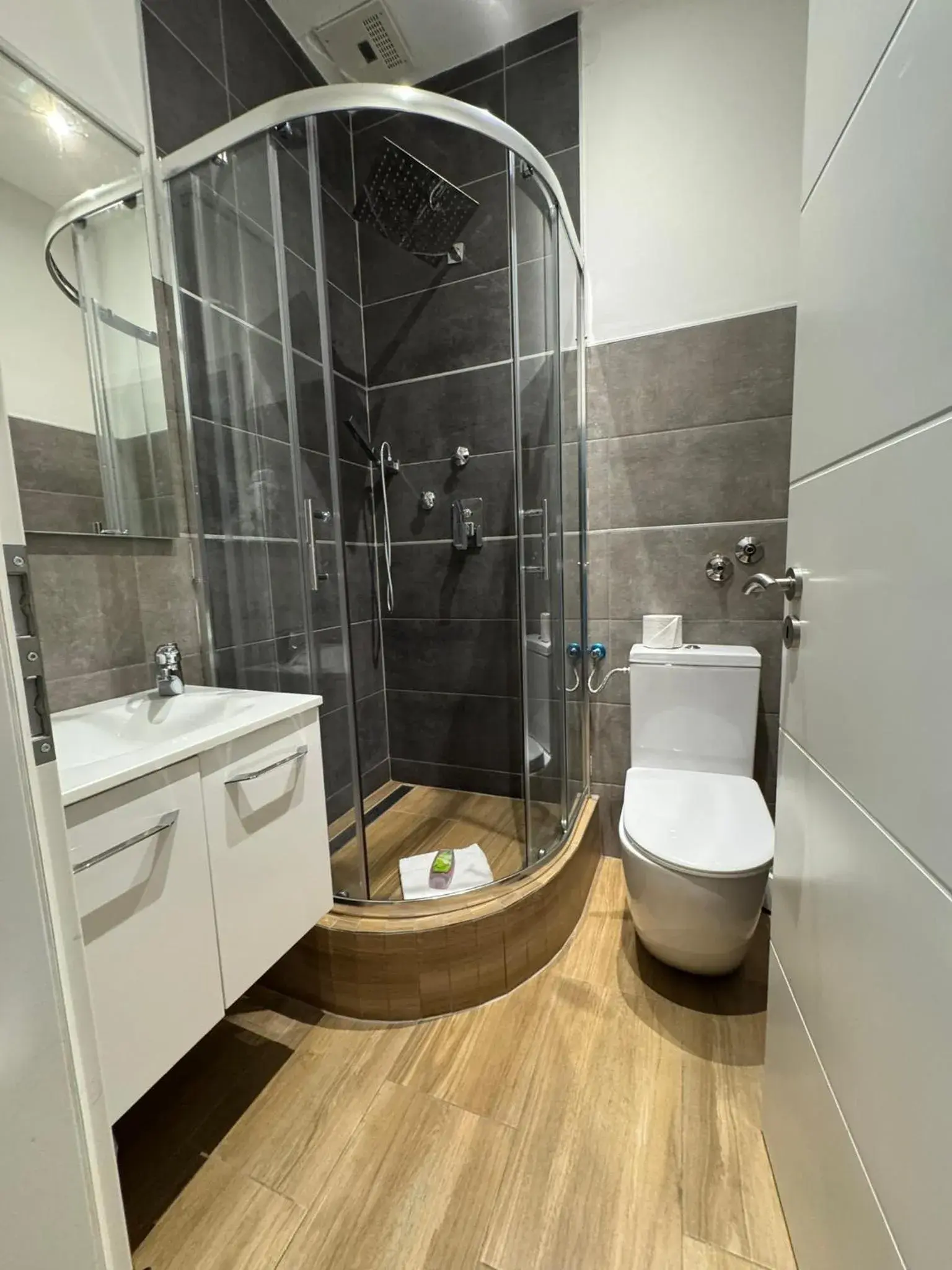 Standard Twin Room in Hotel Grüner Baum - Hotel im Murgtal, Schwarzwald Standard Twin Room in Hotel Grüner Baum - Hotel im Murgtal, Schwarzwald