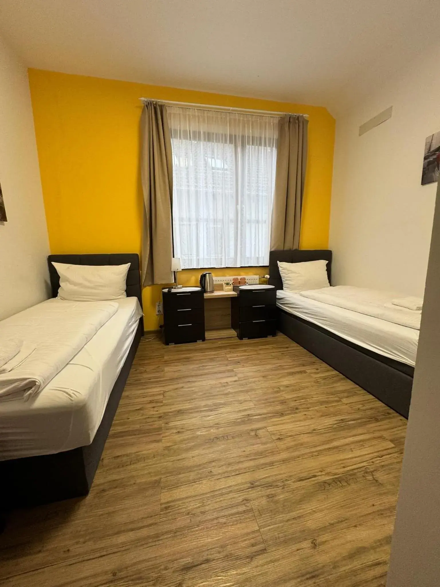 Standard Twin Room in Hotel Grüner Baum - Hotel im Murgtal, Schwarzwald Standard Twin Room in Hotel Grüner Baum - Hotel im Murgtal, Schwarzwald