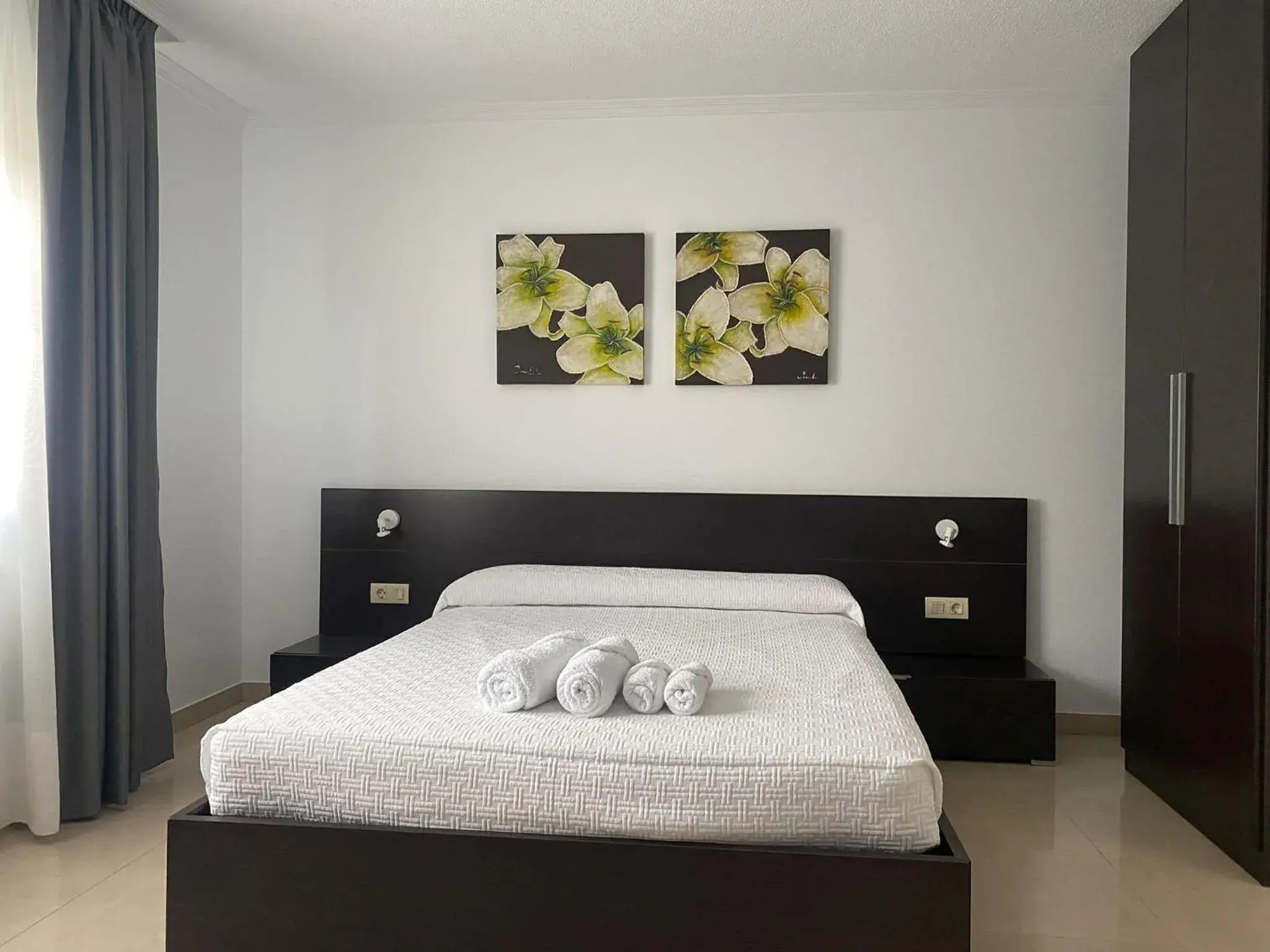 Triple Room with Private Bathroom in Albergue San Pedro Triple Room with Private Bathroom in Albergue San Pedro