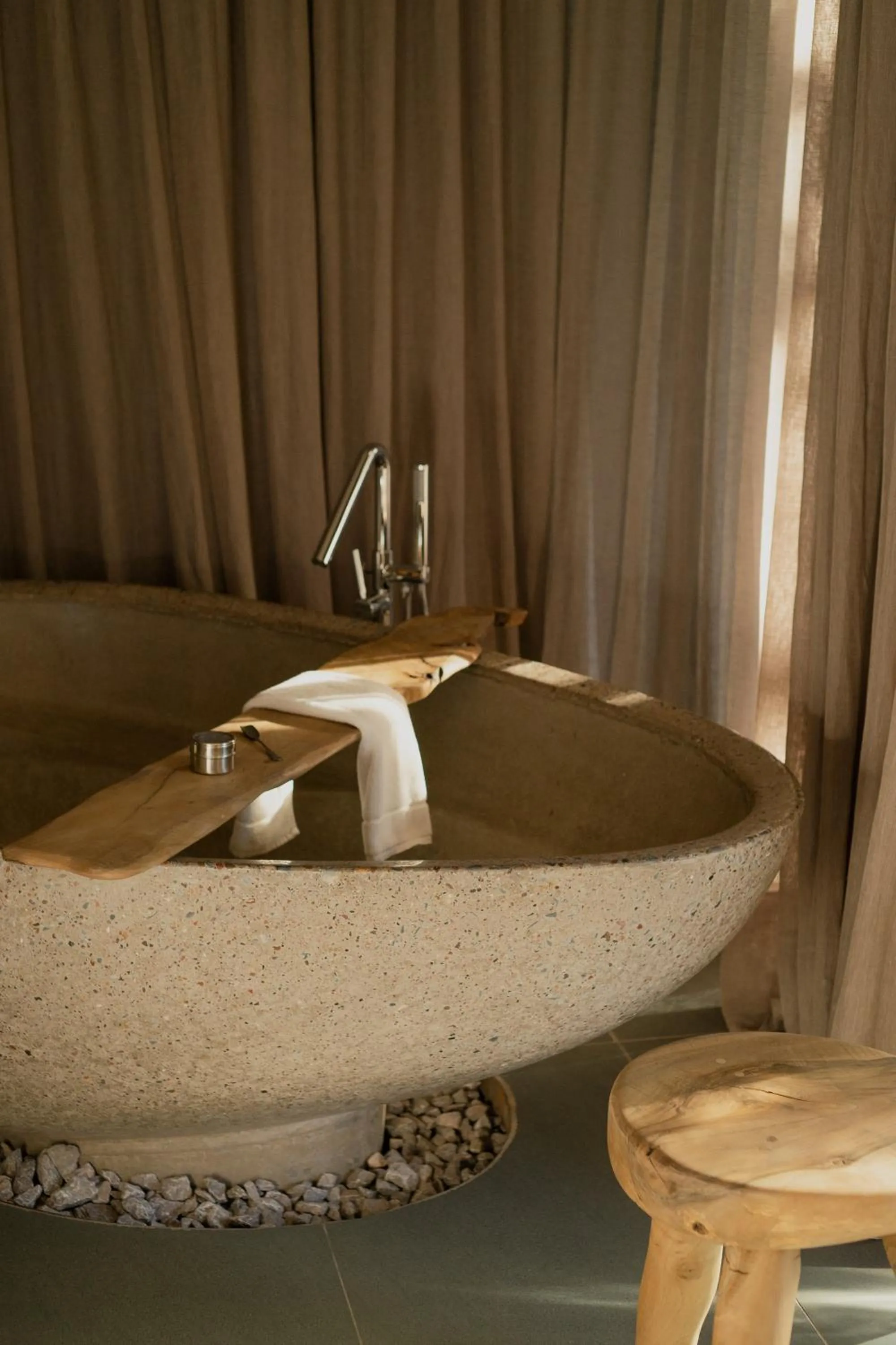 Bath in Susana Balbo Winemaker's House - Relais & Chateaux