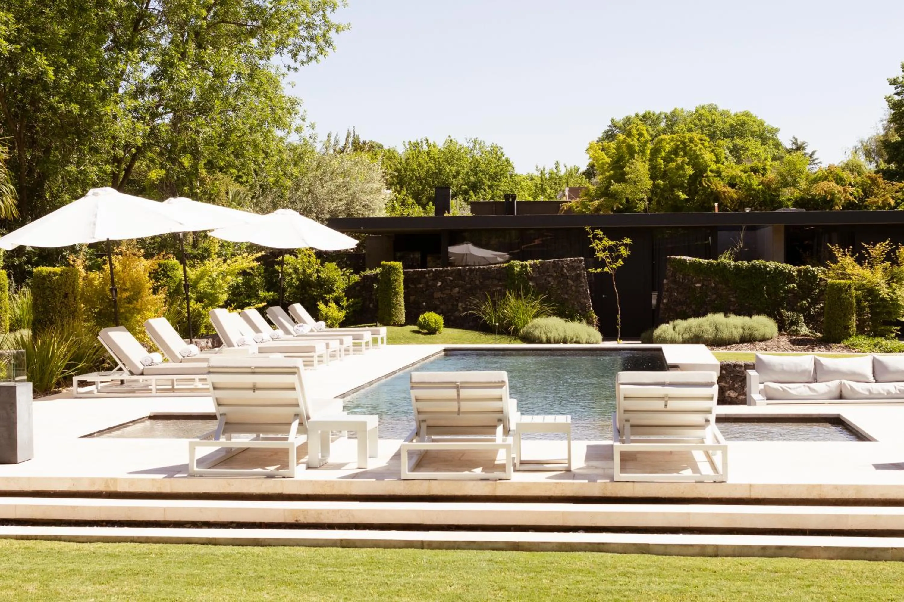 Swimming pool in Susana Balbo Winemaker's House - Relais & Chateaux