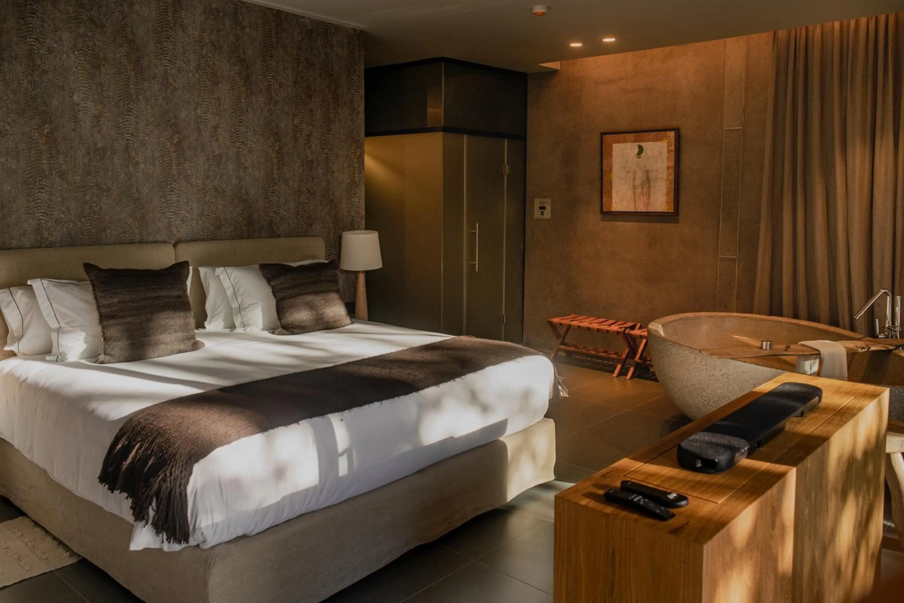 Photo of the whole room, Bed in Susana Balbo Winemaker's House - Relais & Chateaux