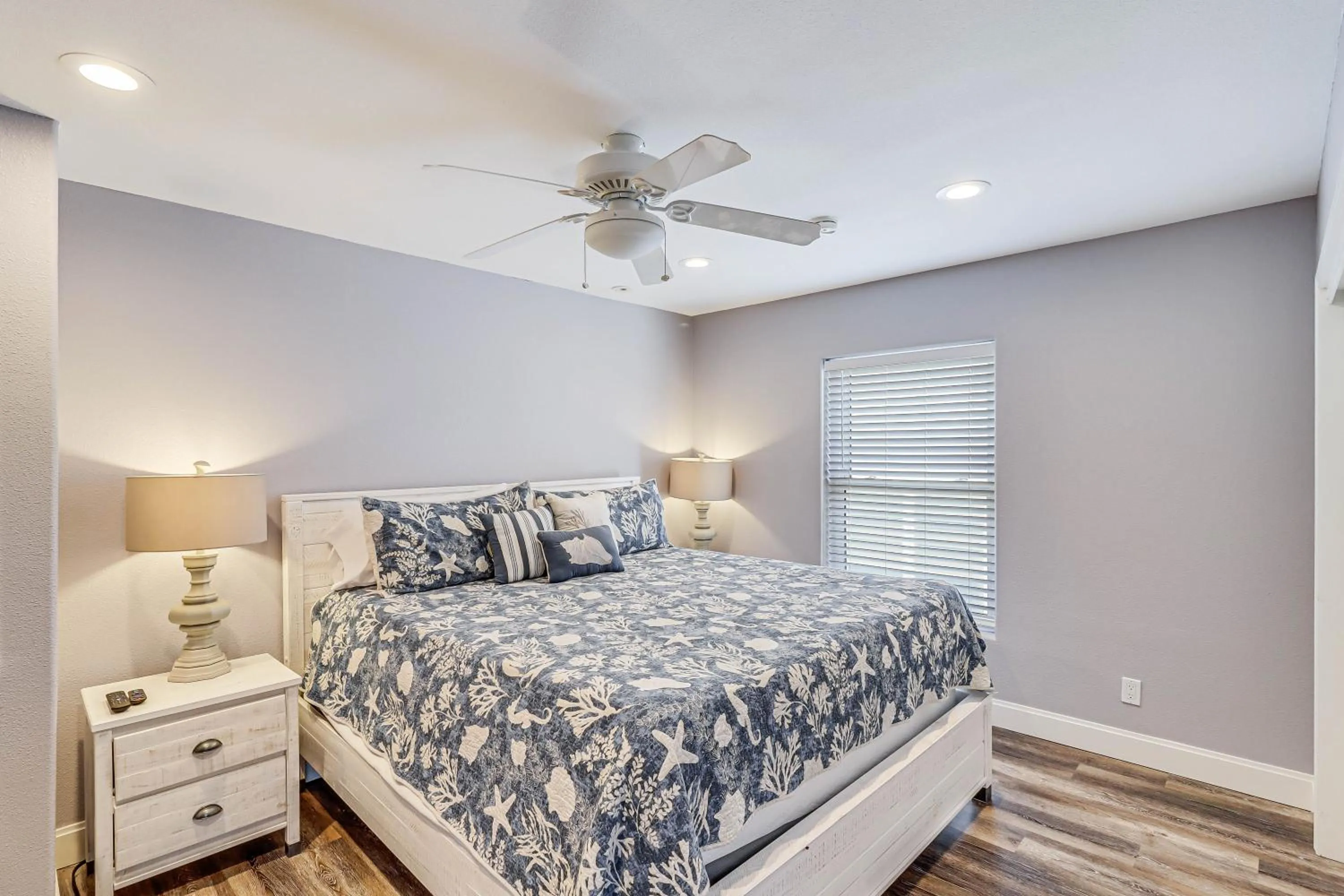 Other, Bed in Lost and Found GW110