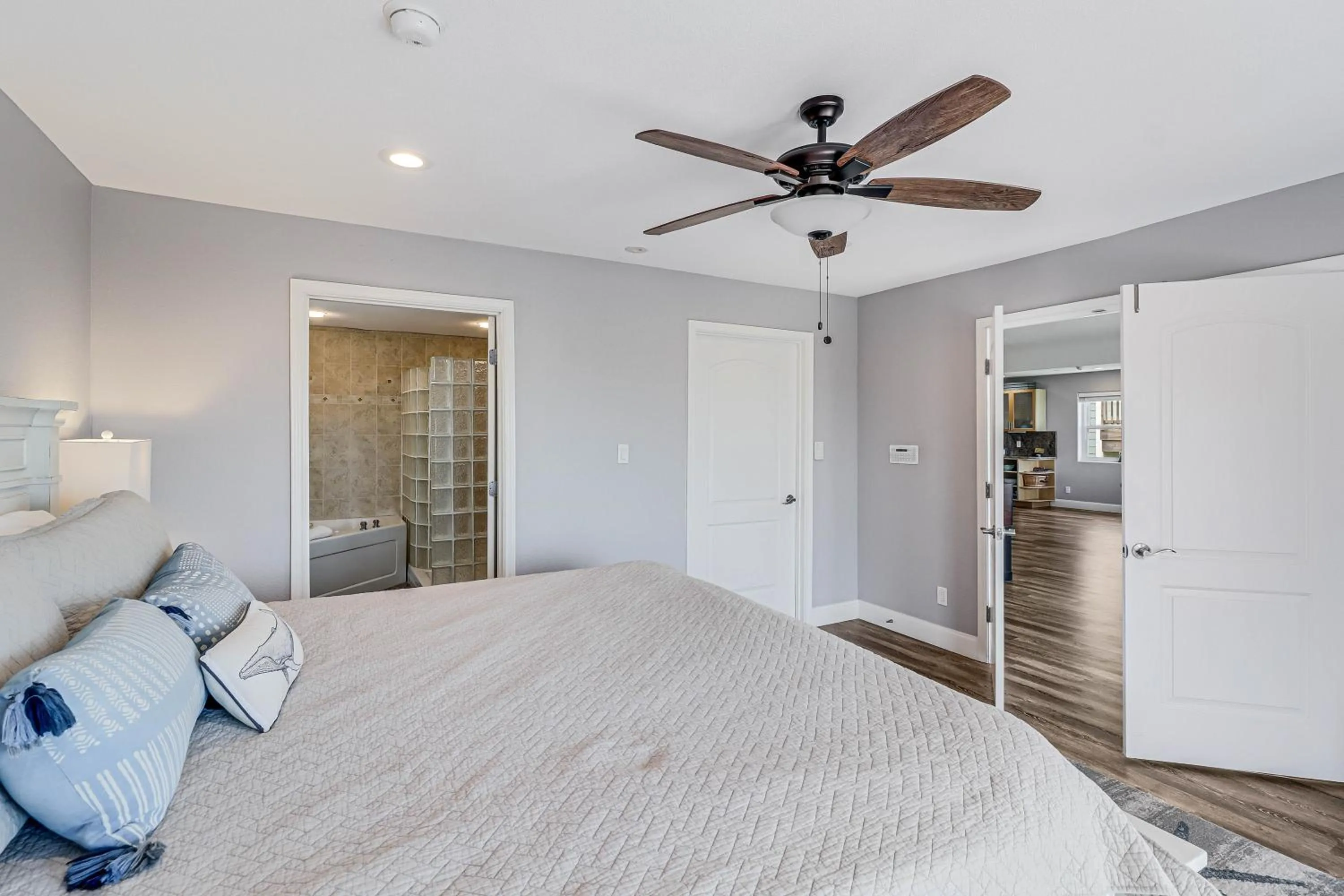 Other, Bed in Lost and Found GW110