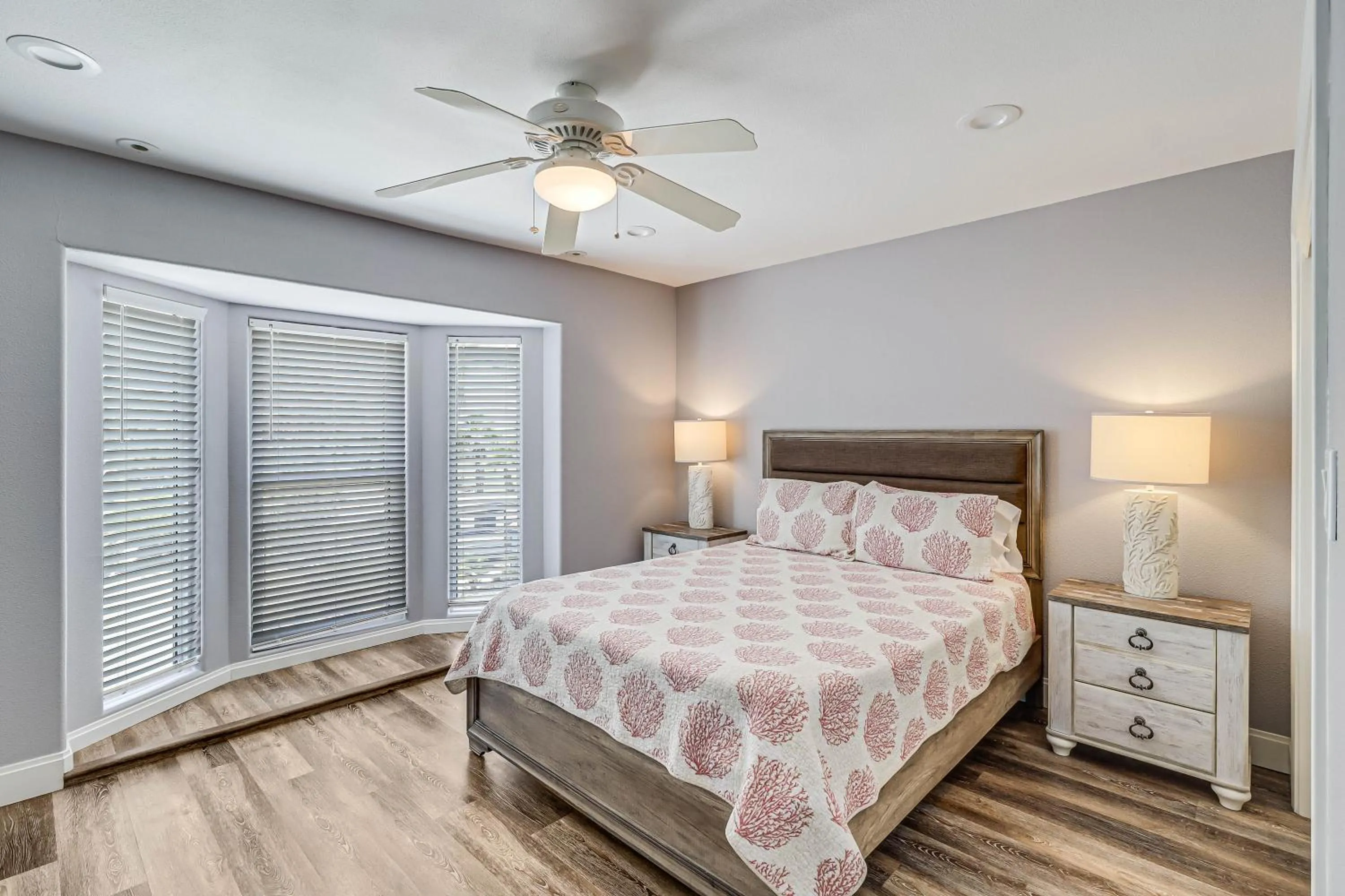 Other, Bed in Lost and Found GW110