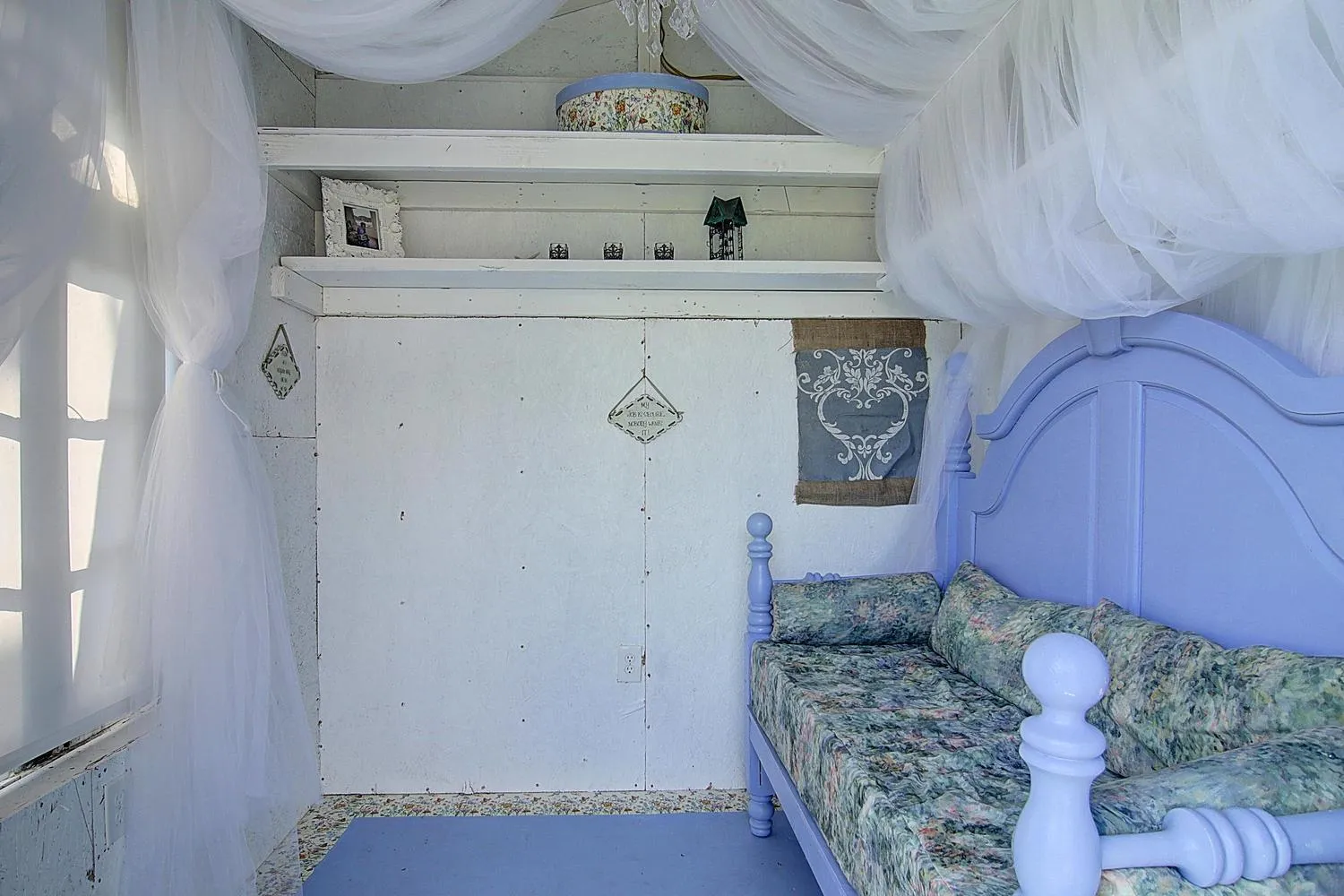 Other in Le Chateau TS202