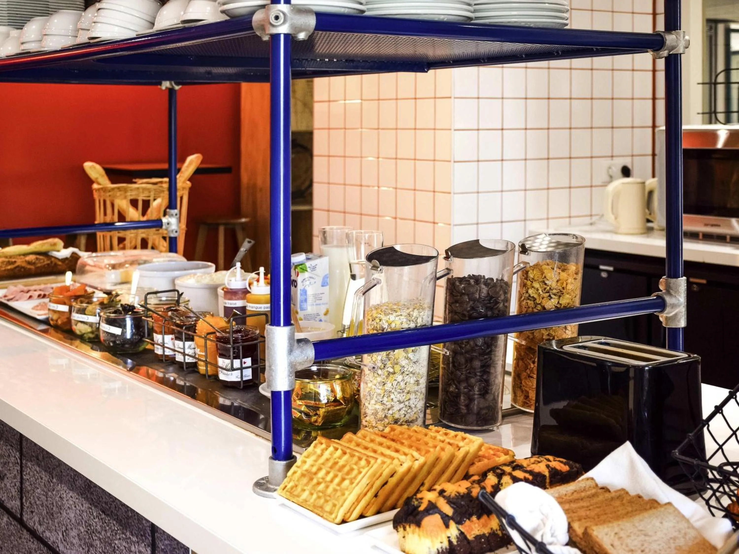 Breakfast in ibis Budget Millau Viaduc