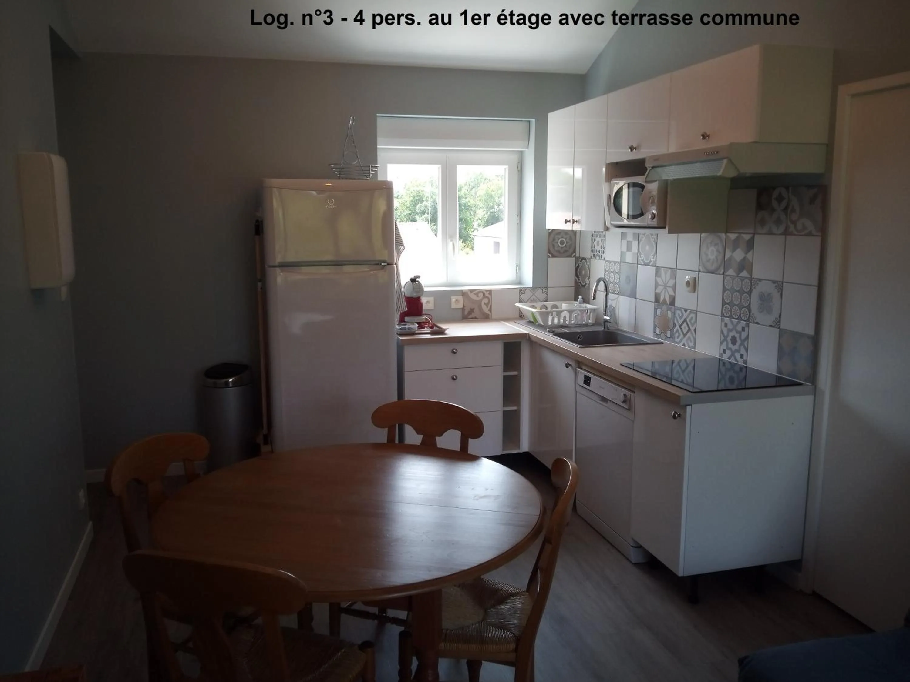 One-Bedroom Apartment in R & C - Room & Calm