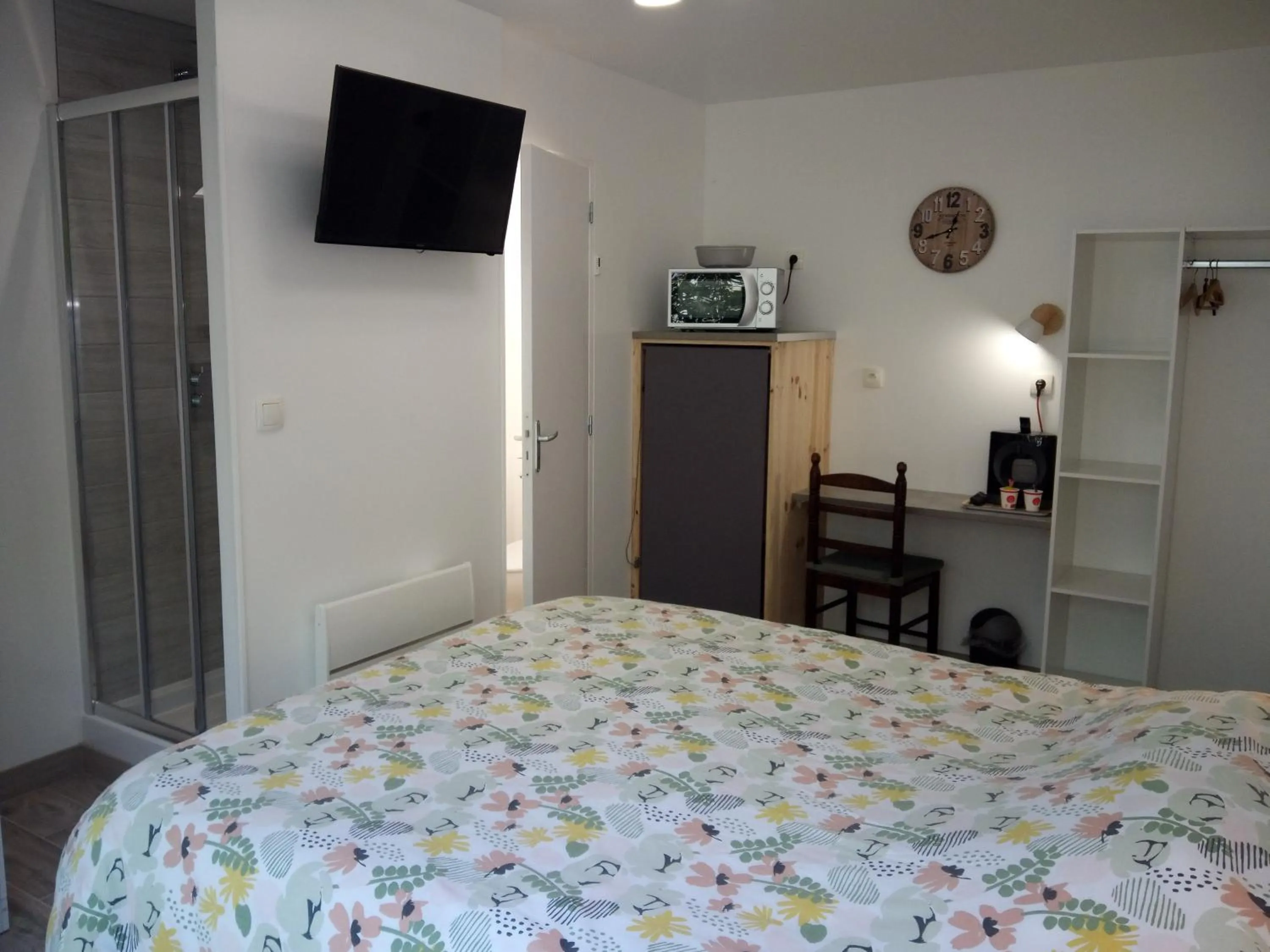 King Room with Garden View in R & C - Room & Calm